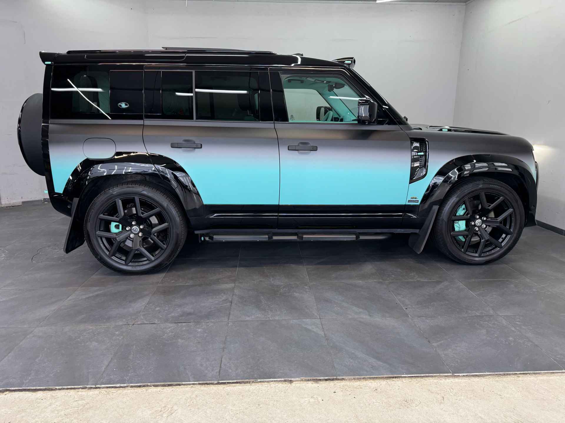 Land Rover Defender 2.0 P400e 110 X✅Customized Signature Car✅UNIEK✅Custom Interieur✅Stoelventilatie✅URBAN✅Meridian✅Panoramadak✅ - 55/108