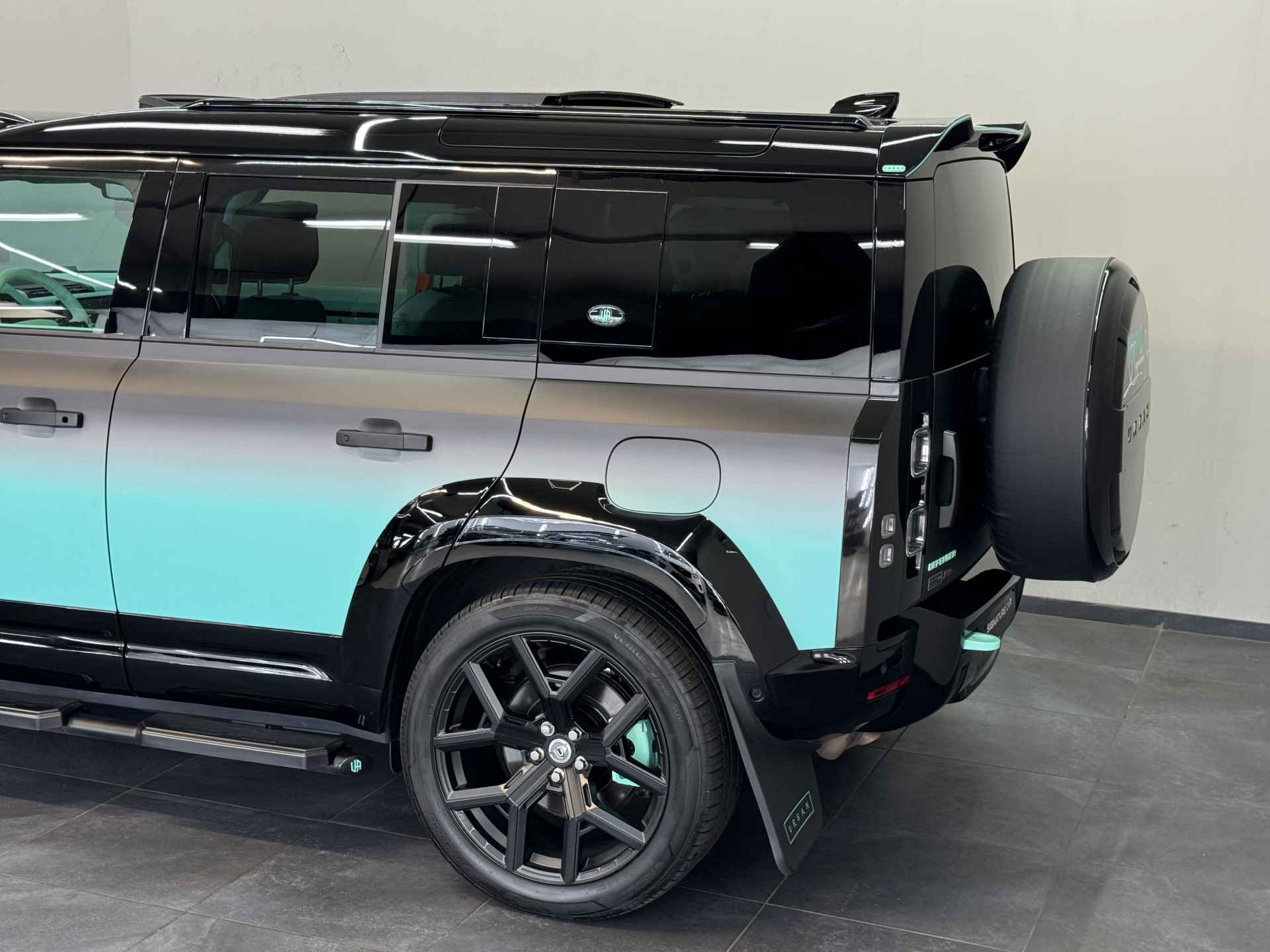 Land Rover Defender 2.0 P400e 110 X✅Customized Signature Car✅UNIEK✅Custom Interieur✅Stoelventilatie✅URBAN✅Meridian✅Panoramadak✅ - 80/108