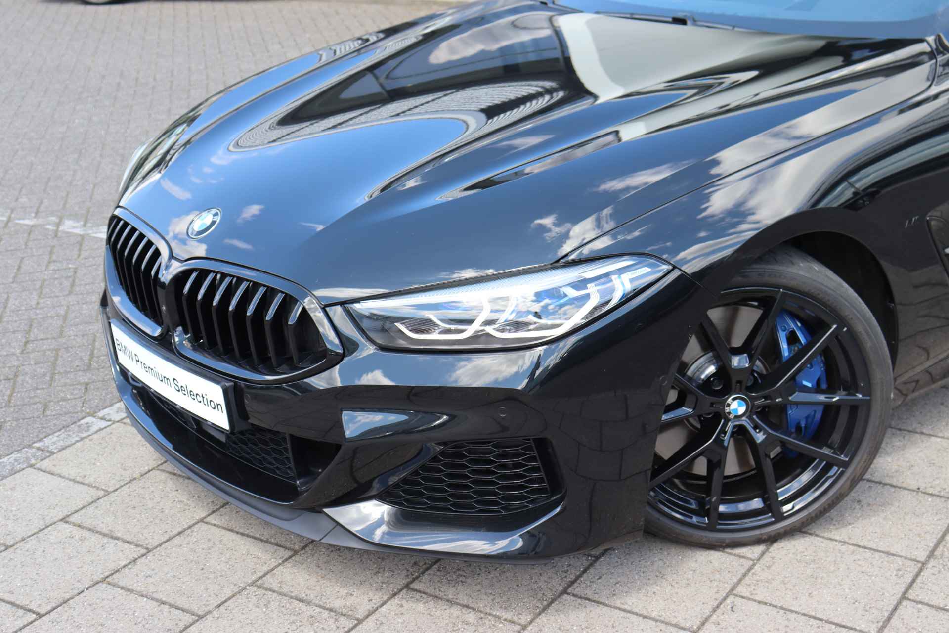 BMW 8 Serie Gran Coupé M850i xDrive High Executive Automaat / Panoramadak / Harman Kardon / Laserlicht / Parking Assistant Plus / Soft Close / Comfort Access / Driving Assistant Professional - 3/36