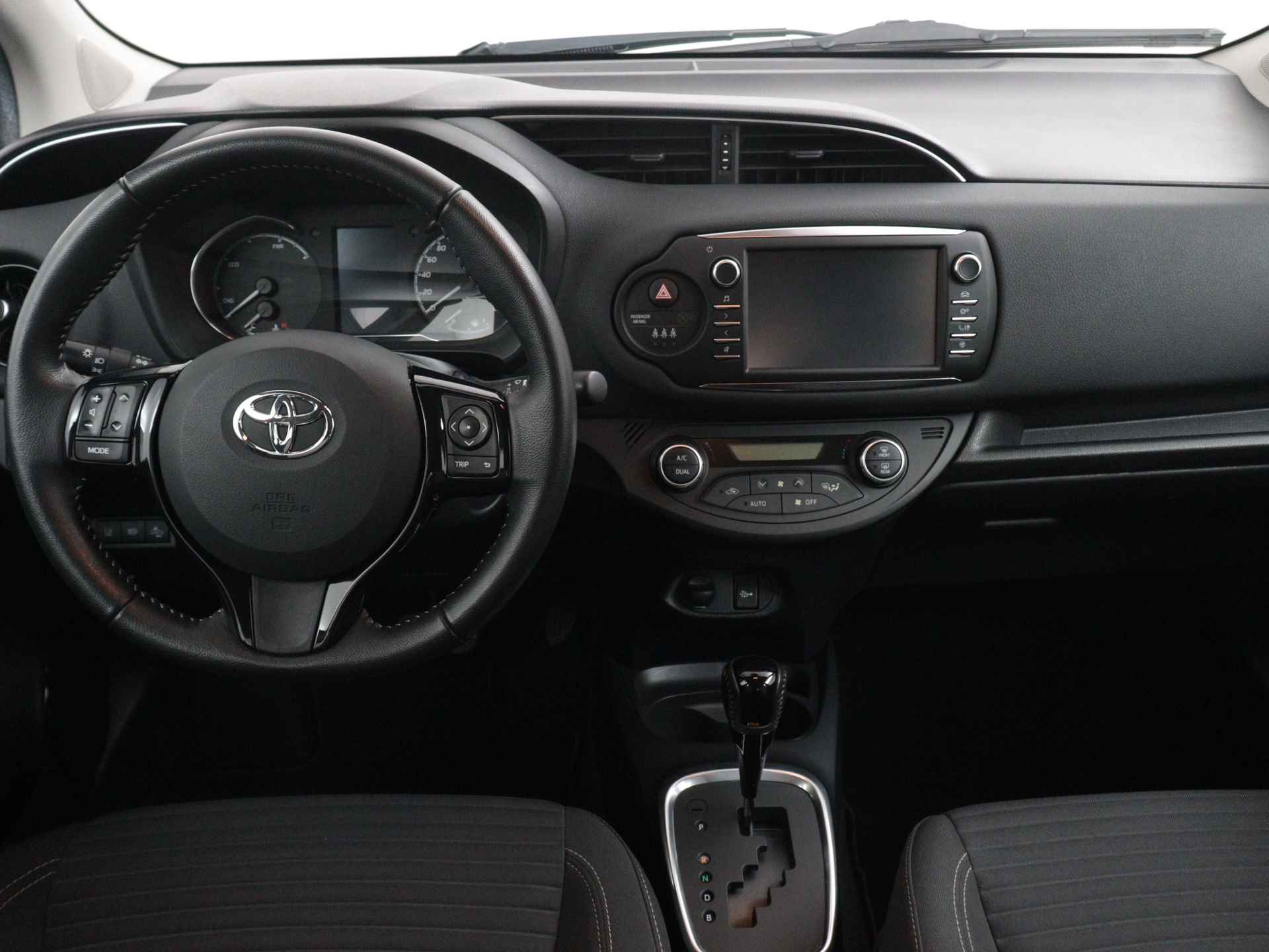 Toyota Yaris 1.5 Hybrid Active Limited | Navigatie | Camera | LM velgen | Climate Control | - 6/43