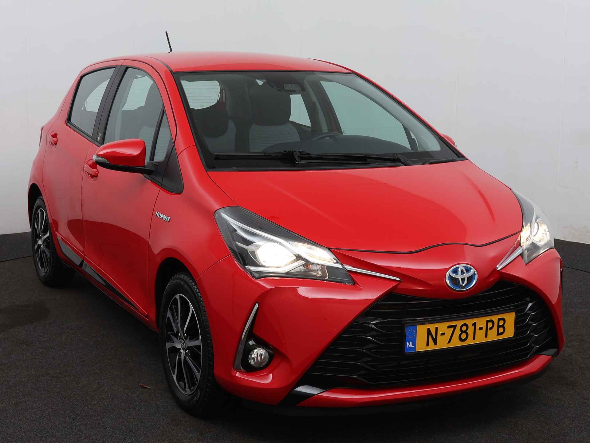 Toyota Yaris 1.5 Hybrid Active Limited | Navigatie | Camera | LM velgen | Climate Control | - 28/43