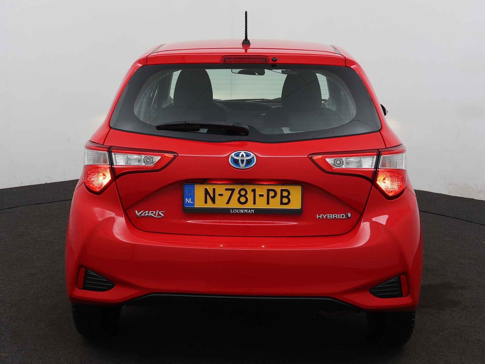 Toyota Yaris 1.5 Hybrid Active Limited | Navigatie | Camera | LM velgen | Climate Control | - 29/43