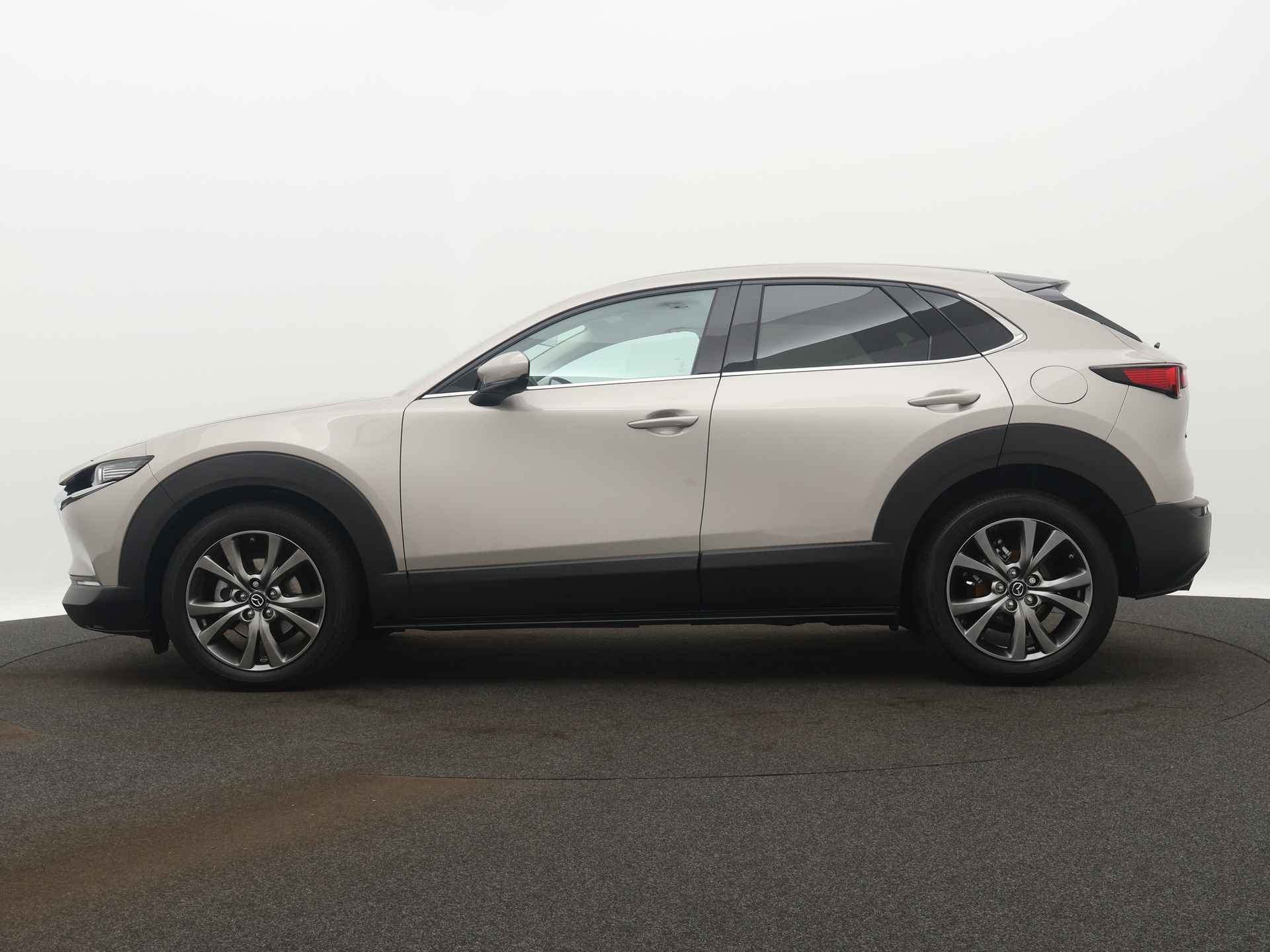 Mazda CX-30 2.0 e-SkyActiv-X M Hybrid Luxury | 360 Camera | Parkeersensoren | Stoel en stuurwiel verwarmd | Cruise Control Adaptief | Leder | - 4/47