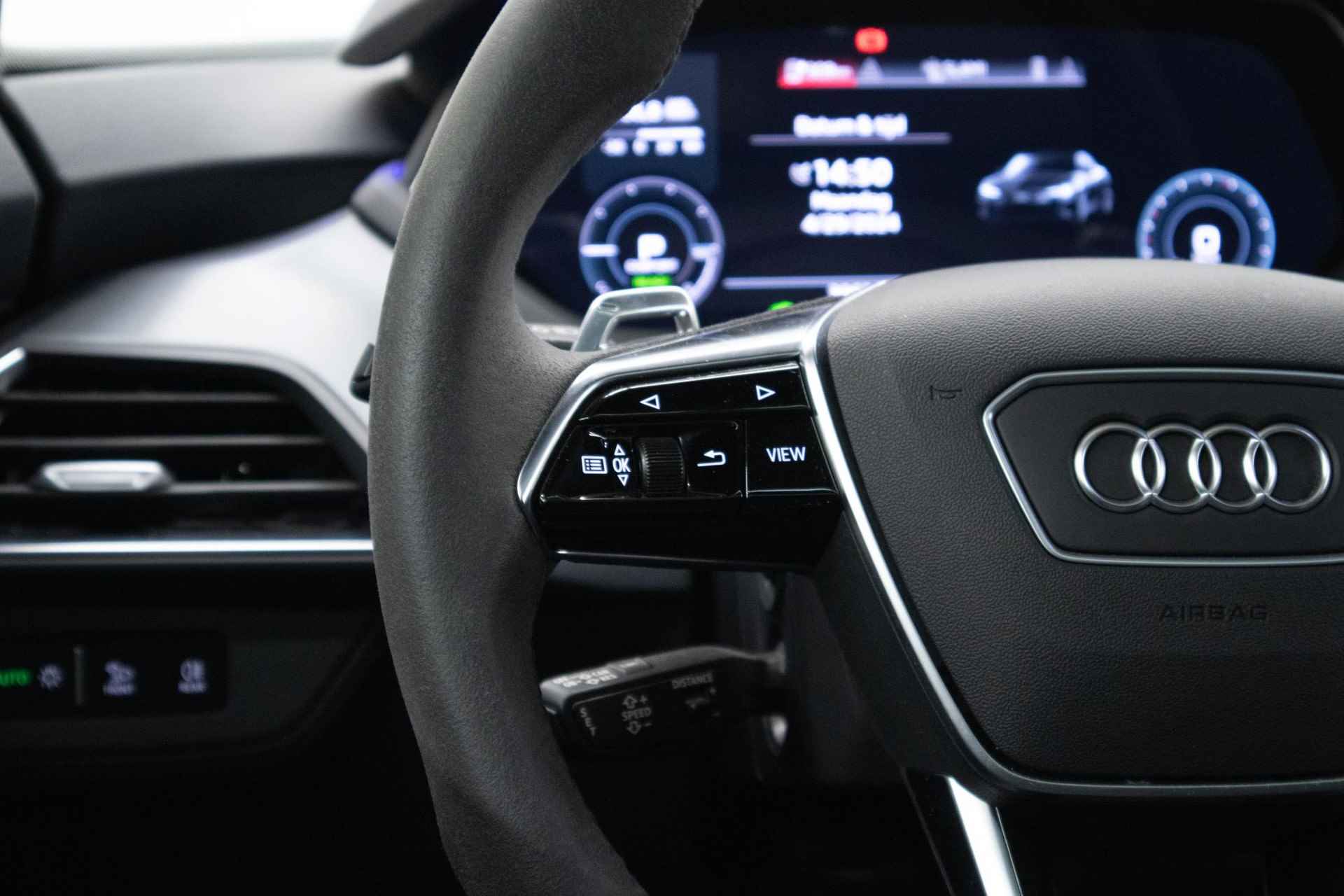 Audi e-tron GT GT 93 kWh | Assistentiepakket 'Plus' | Tour | Luchtvering | 360 camera | Fabrieksgarantie t/m 30-04-2026 | - 10/24