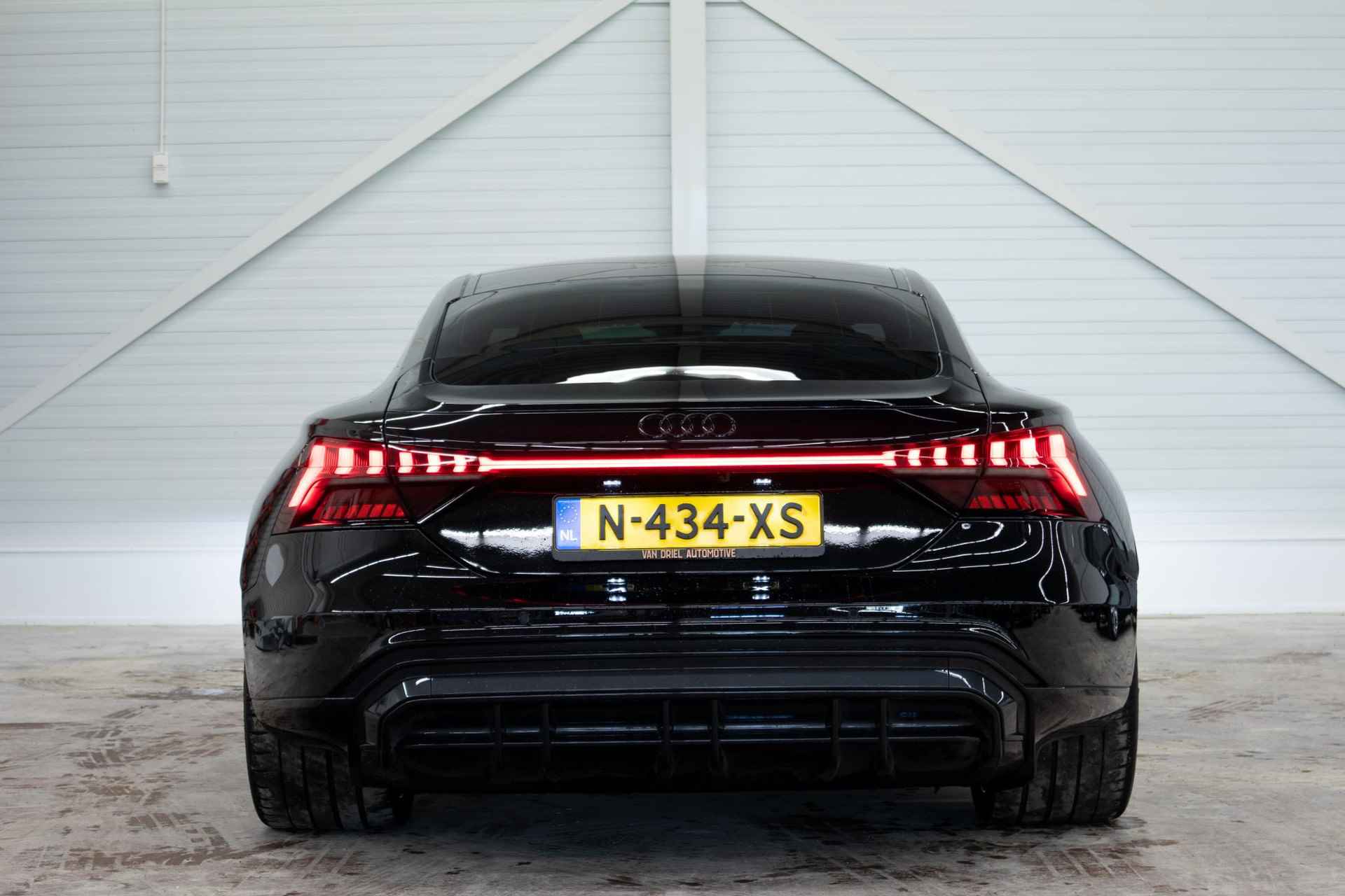 Audi e-tron GT GT 93 kWh | Assistentiepakket 'Plus' | Tour | Luchtvering | 360 camera | Fabrieksgarantie t/m 30-04-2026 | - 18/24