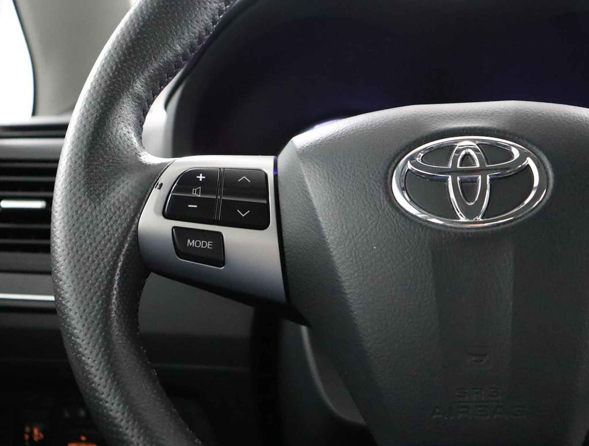 Toyota Auris 1.8 Full Hybrid Executive | Parkeer sensoren | Camera | Keyless | - 17/48