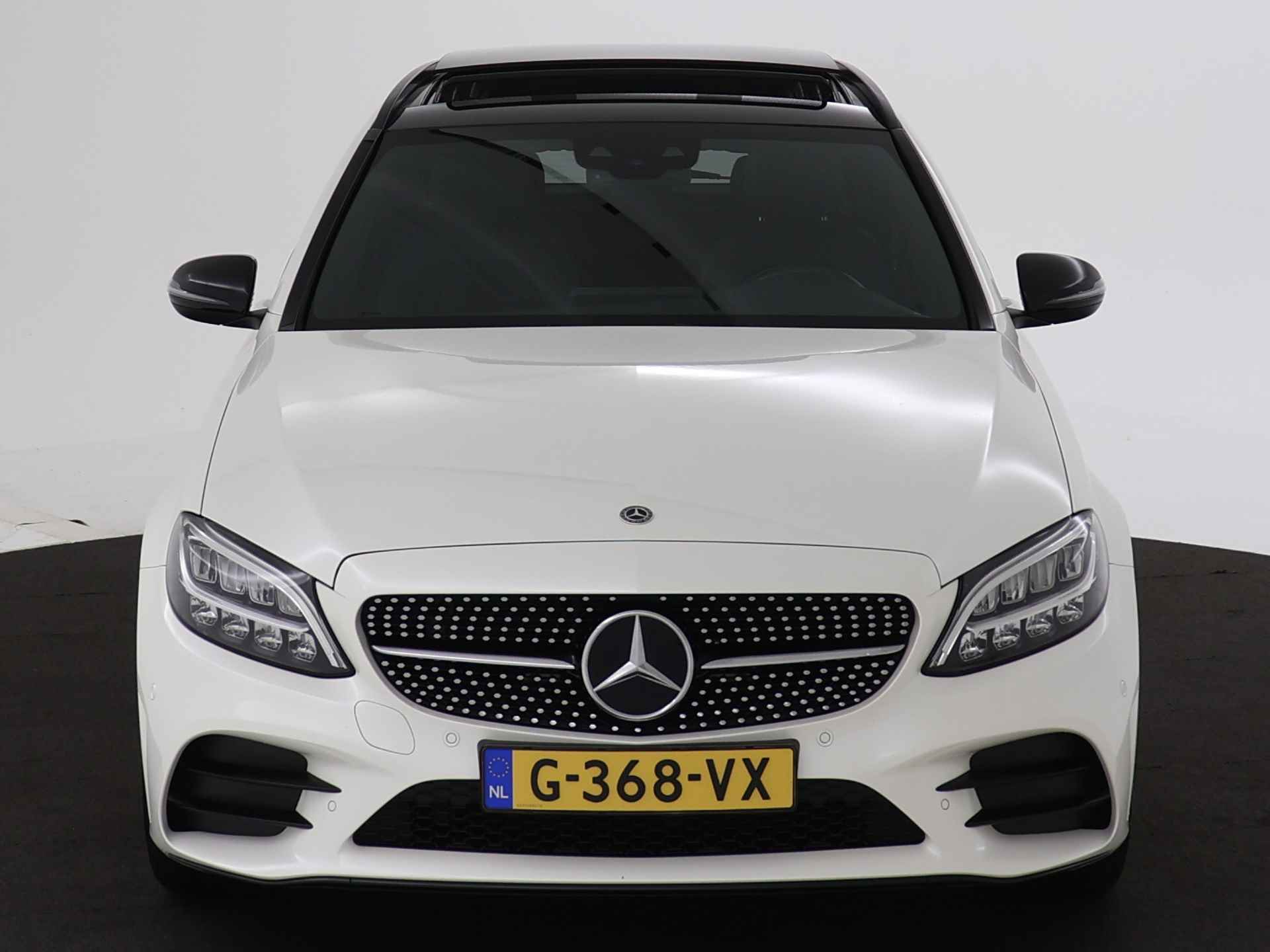 Mercedes-Benz C-Klasse Estate 180 AMG-line | Panoramadak | Burmeister audio | 19 inch. LM velgen | Parking support met camera achter | Navigatie | Inclusief 24 maanden MB Certified garantie voor Europa. - 28/43