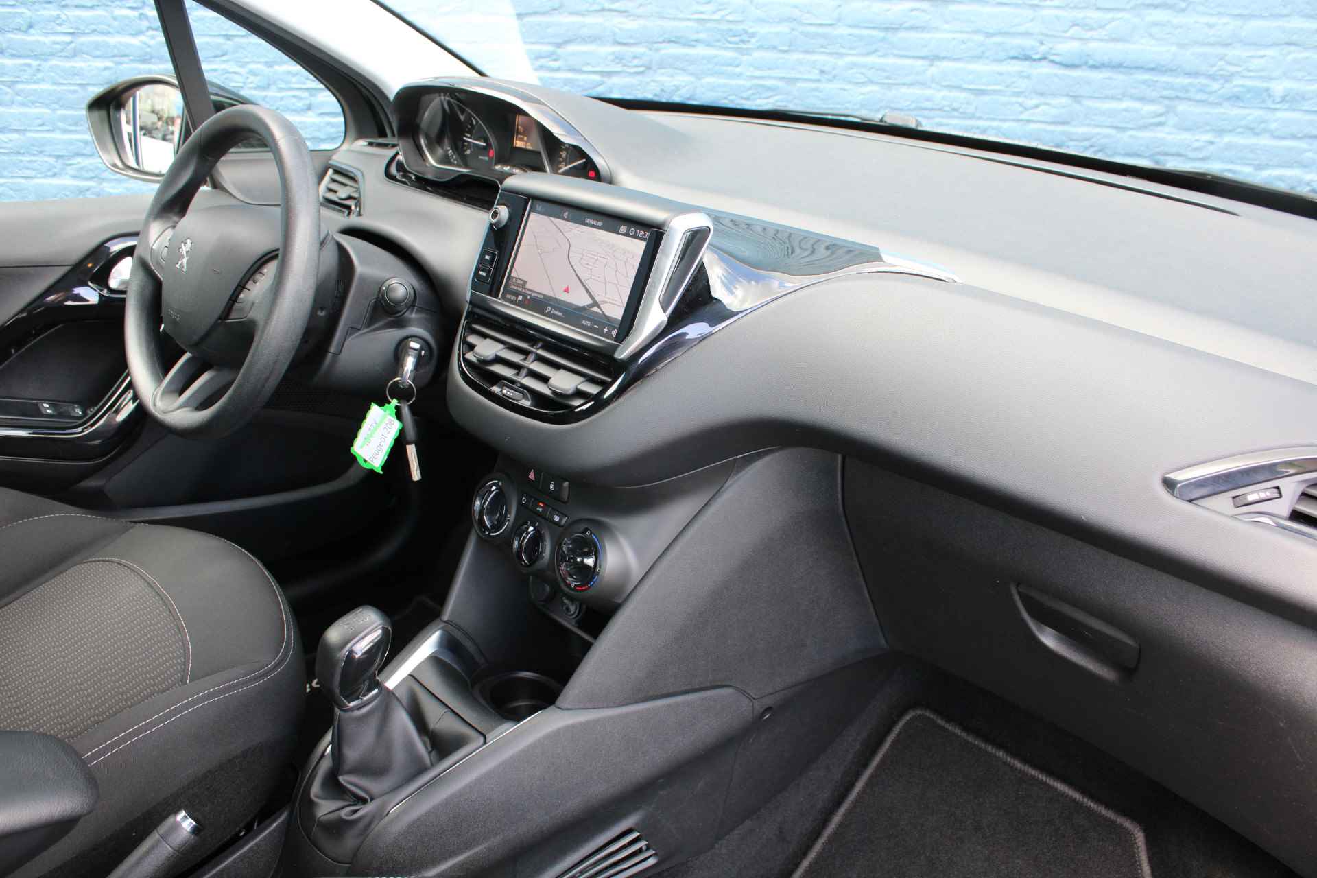 Peugeot 208 5drs 1.2 PureTech Active | Navigatie | Bluetooth | Armsteun | Parkeersensoren | - 4/25
