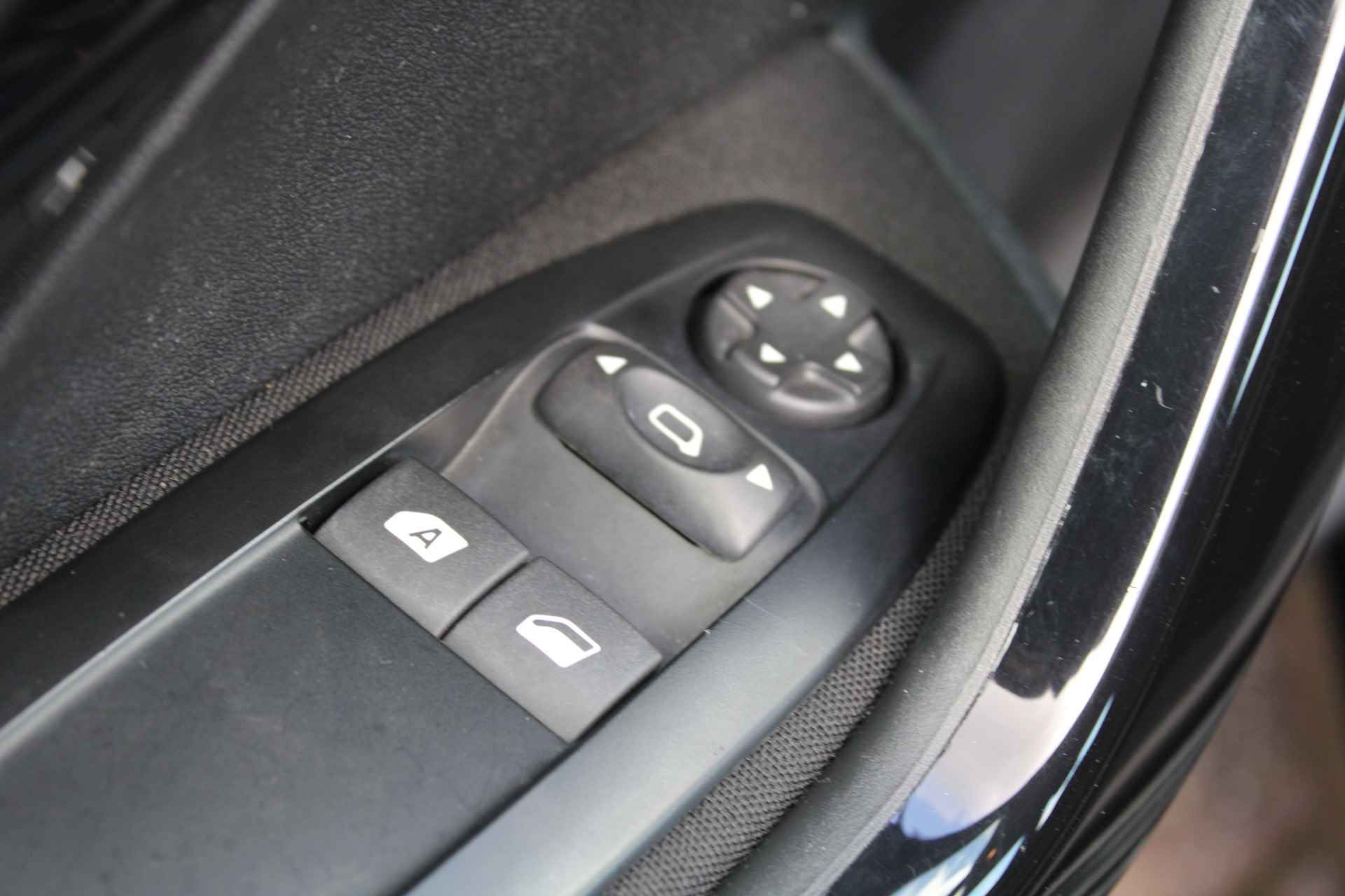 Peugeot 208 5drs 1.2 PureTech Active | Navigatie | Bluetooth | Armsteun | Parkeersensoren | - 13/25