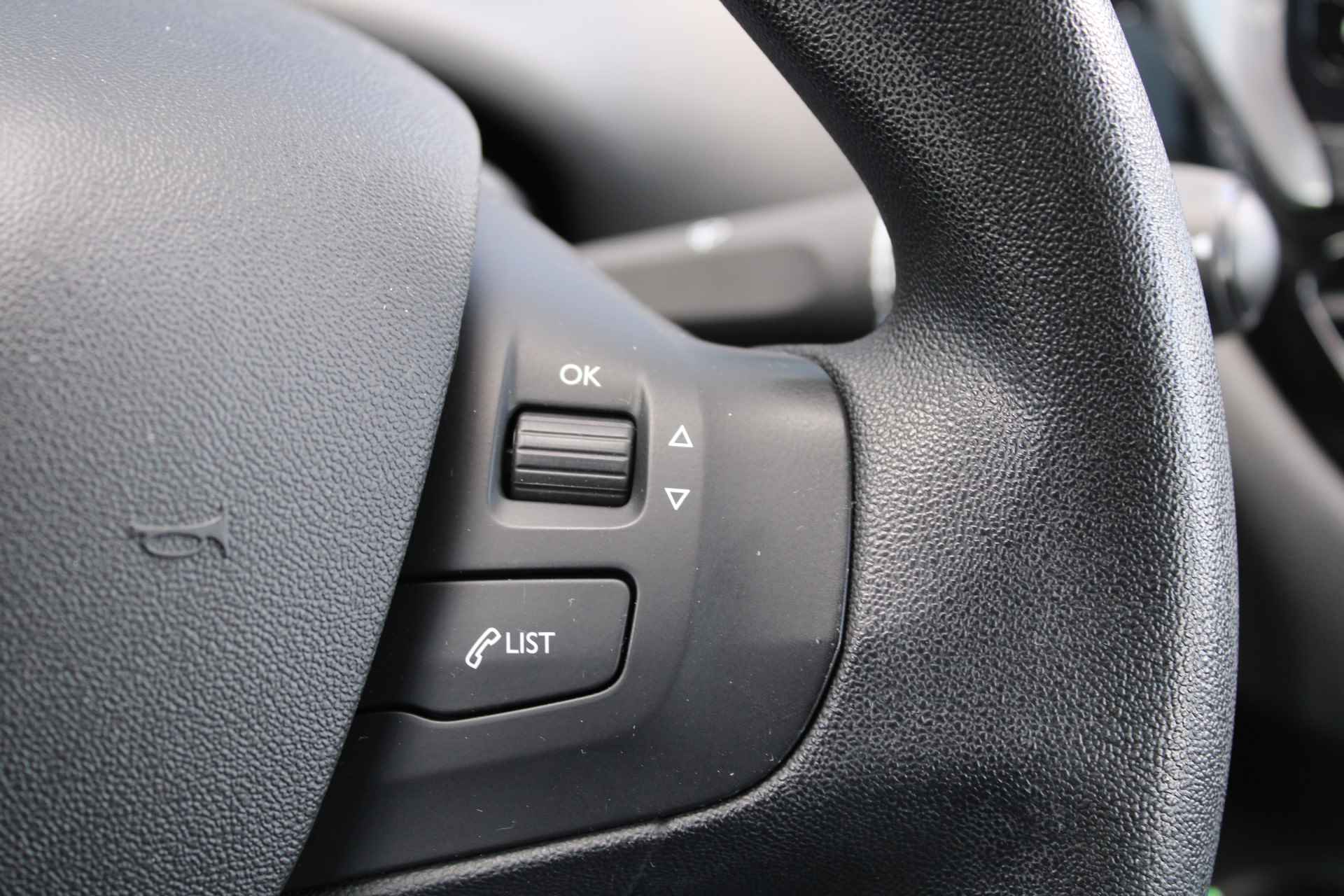 Peugeot 208 5drs 1.2 PureTech Active | Navigatie | Bluetooth | Armsteun | Parkeersensoren | - 21/25