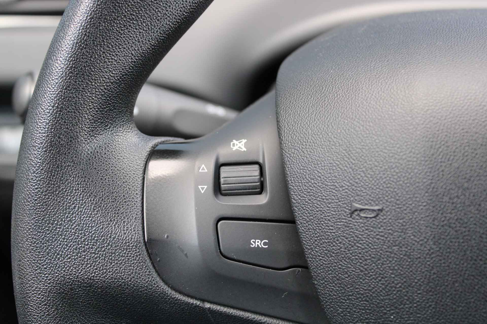 Peugeot 208 5drs 1.2 PureTech Active | Navigatie | Bluetooth | Armsteun | Parkeersensoren | - 22/25
