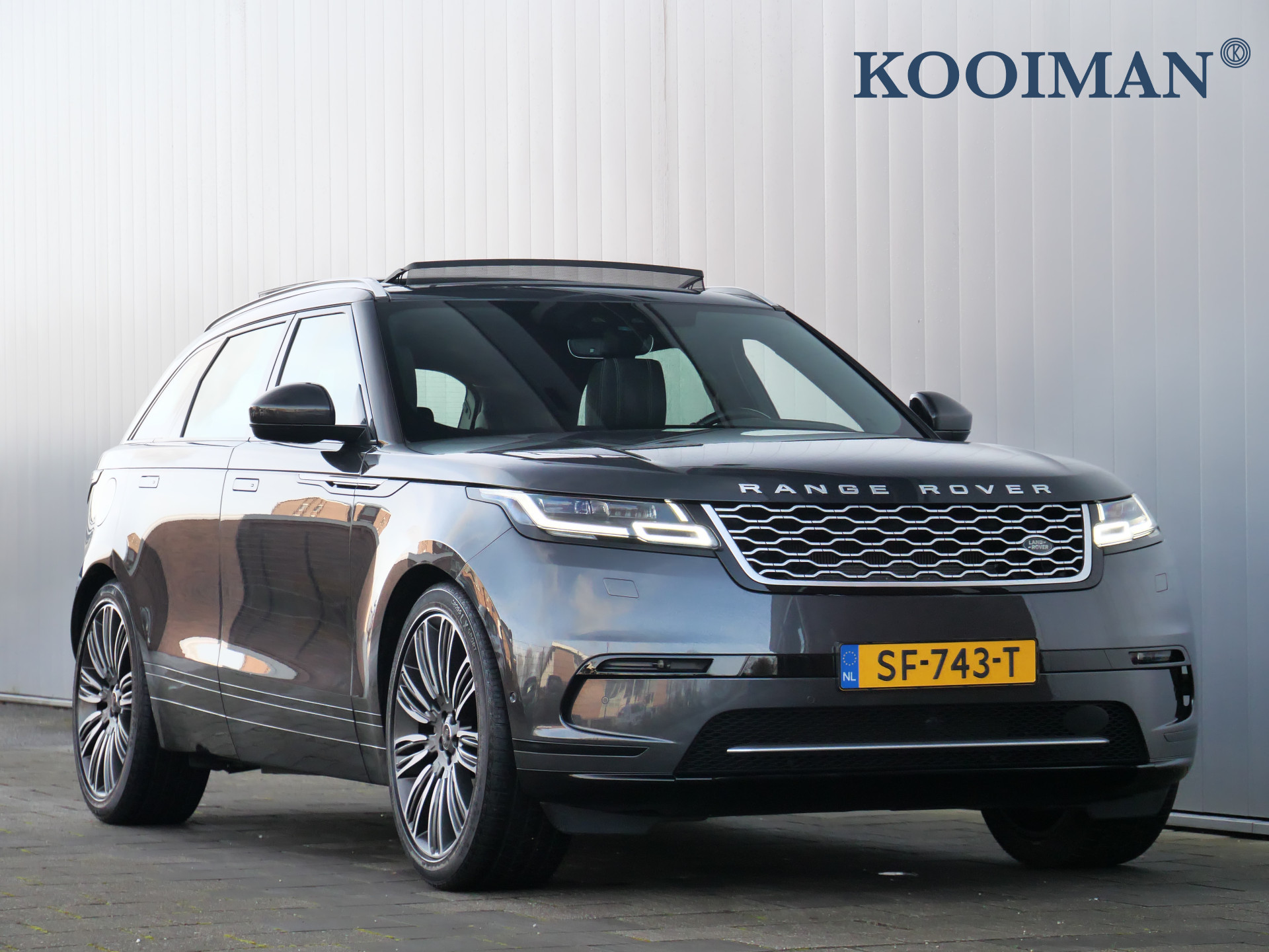 Land Rover Range Rover Velar 3.0 V6 SC AWD R-Dynamic HSE 381 Pk Automaat Navigatie / DAB / Leer / Pano-dak / Apple Carplay / Stoelkoeling