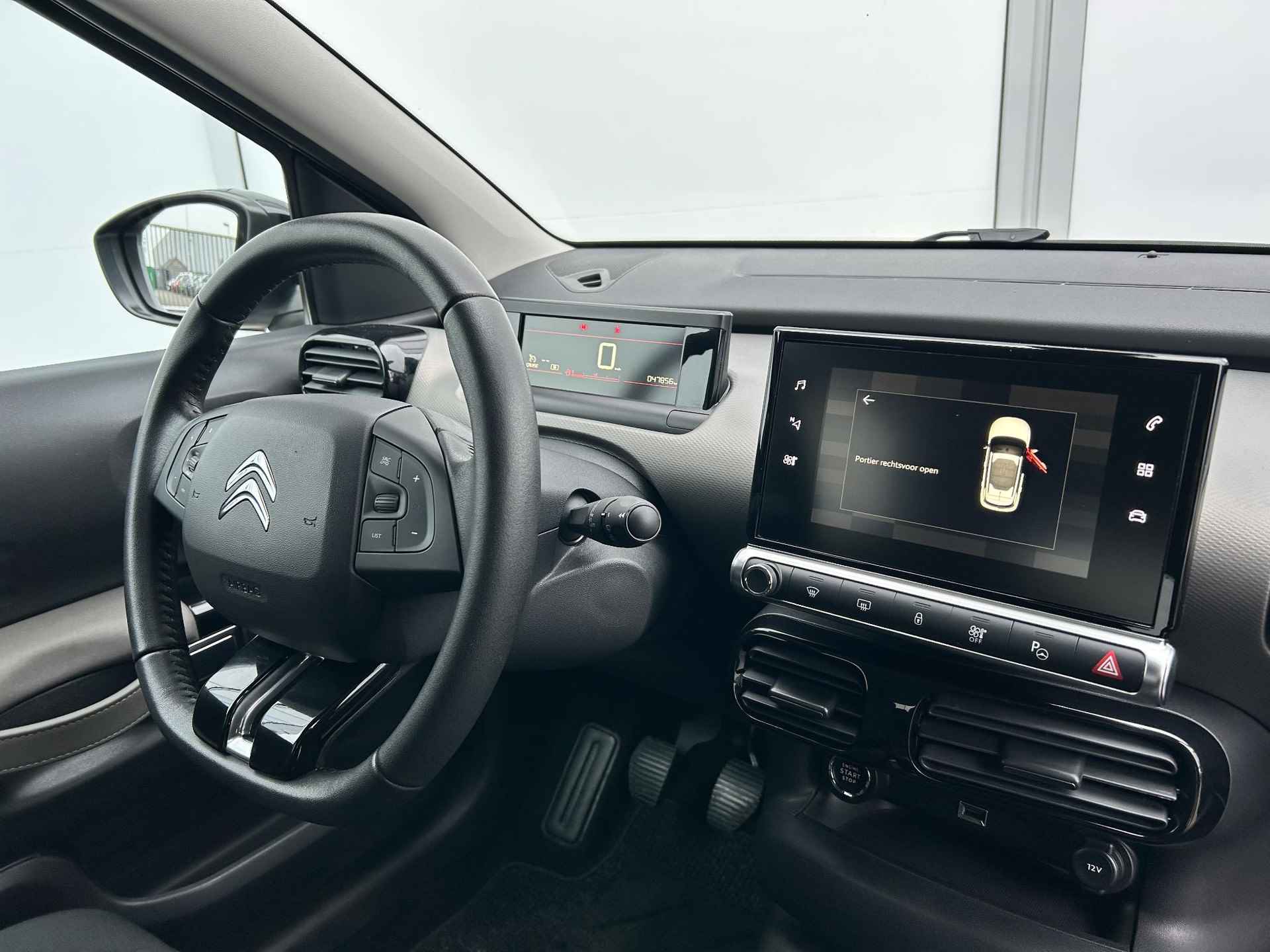 Citroen C4 Cactus 1.2 110pk Shine | CAMERA | NAVIGATIE | CARPLAY | KEYLESS | BLINDSPOT | DAB | PDC V+A | 16" LMV - 32/35