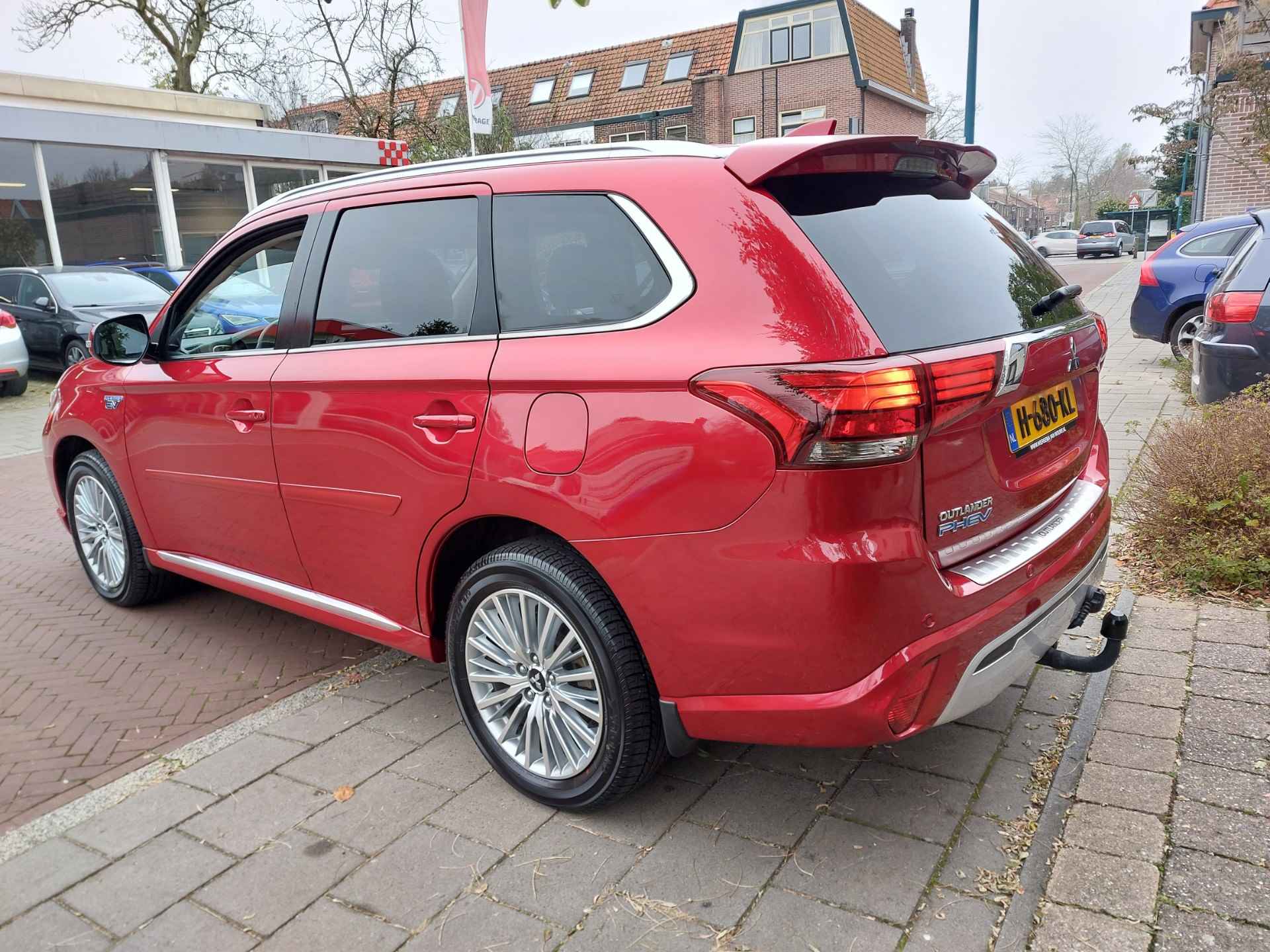 Mitsubishi Outlander 2.4 PHEV Intense - 3/19