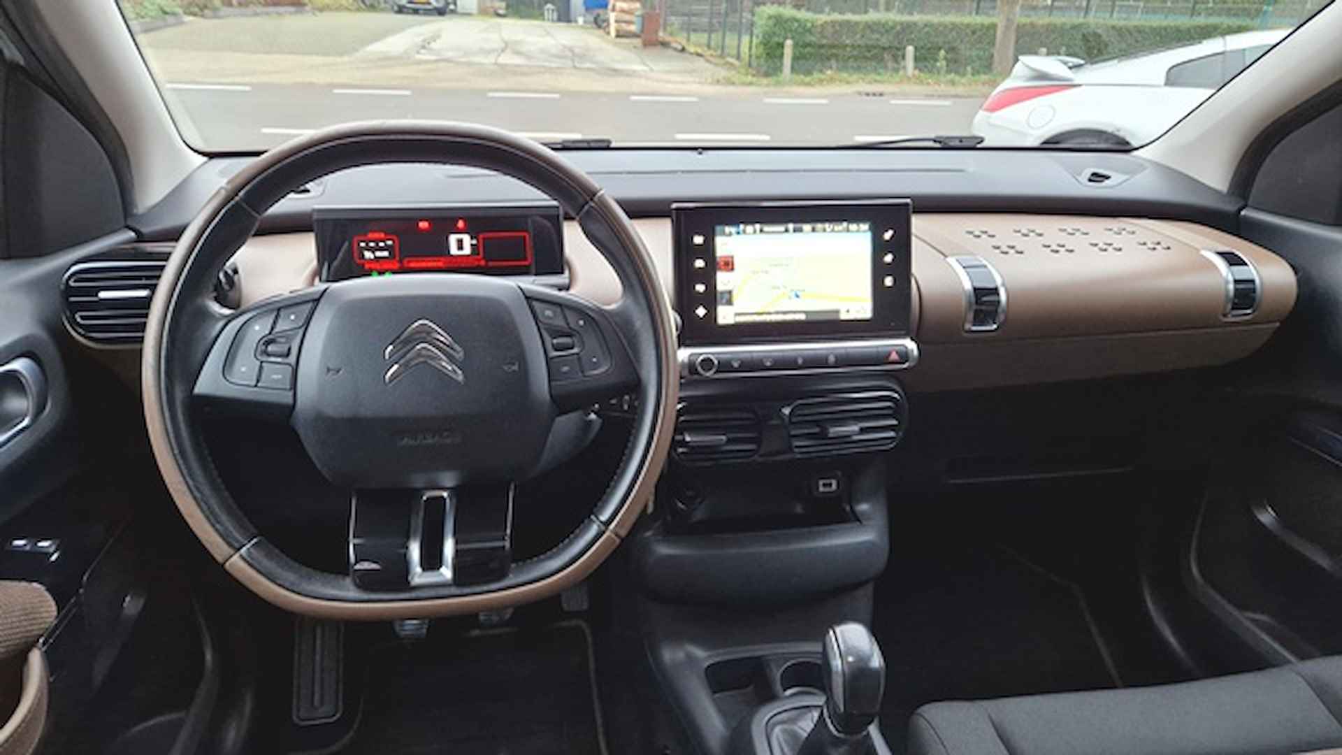 CITROEN C4 Cactus VTi 82pk SHINE Navi - Camera - Panoramisch glazen dak - 9/16