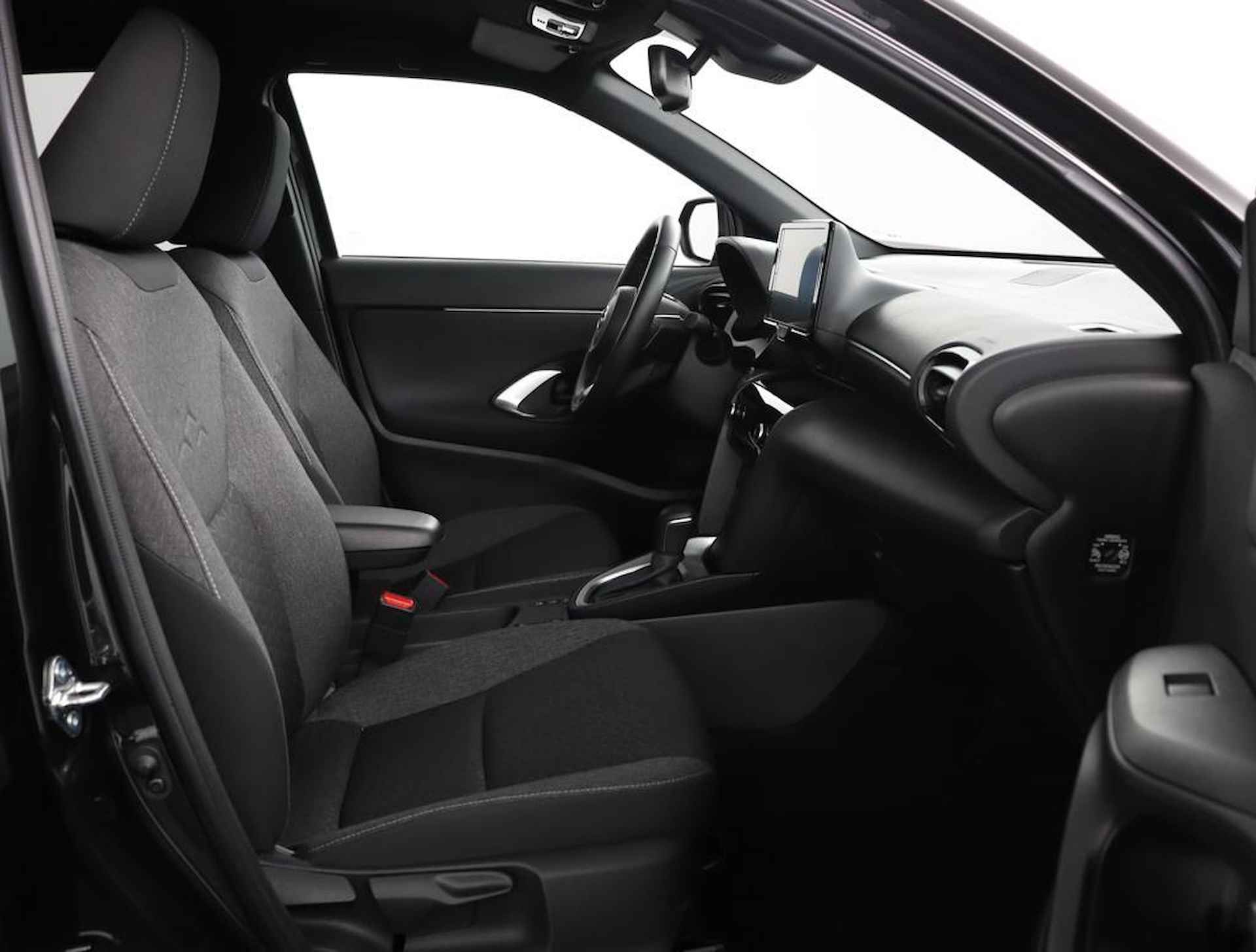 Toyota Yaris Cross 1.5 Hybrid Dynamic | Parkeersensoren | Navigatie | Stoel/stuurverwarming | - 22/52