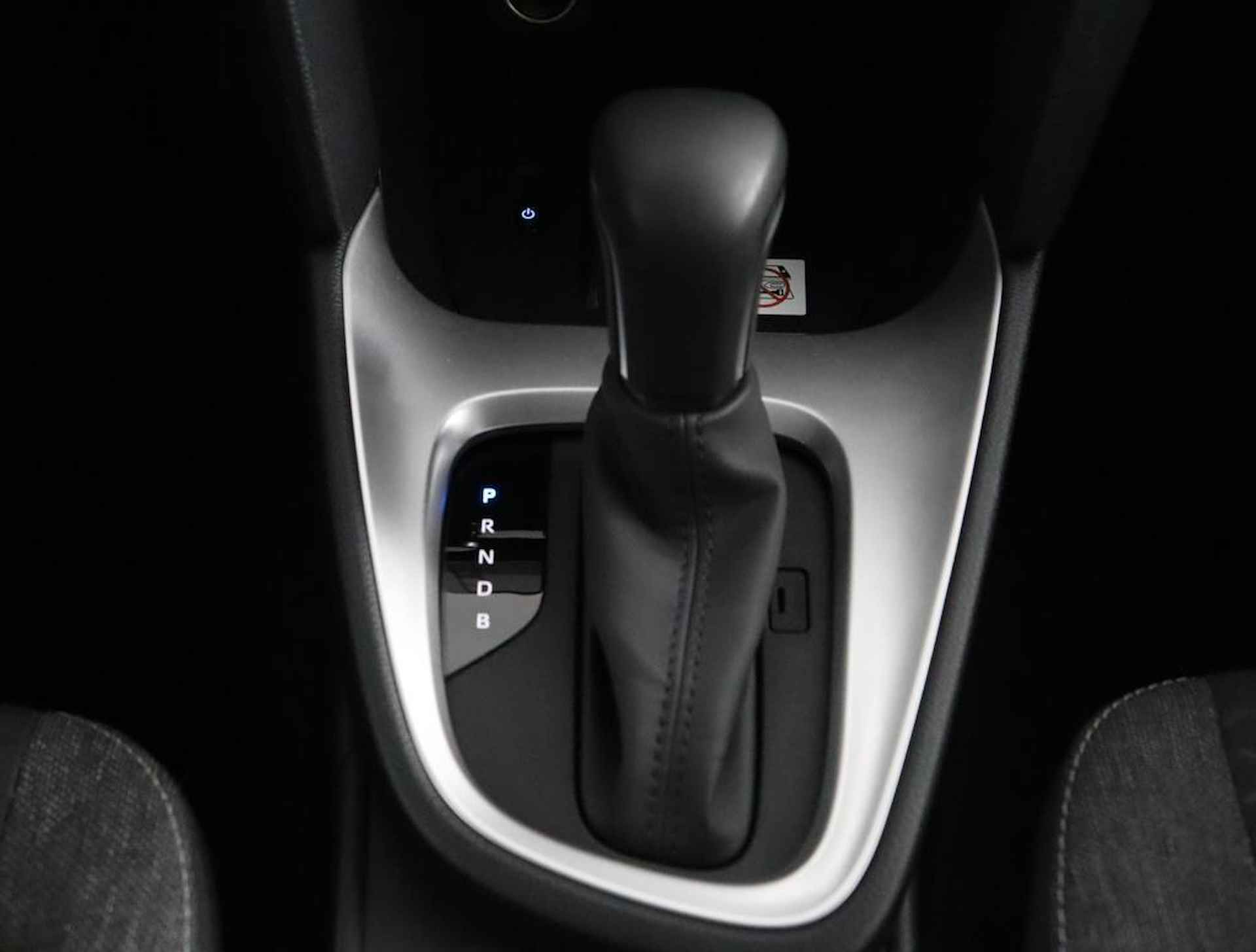 Toyota Yaris Cross 1.5 Hybrid Dynamic | Parkeersensoren | Navigatie | Stoel/stuurverwarming | - 26/52
