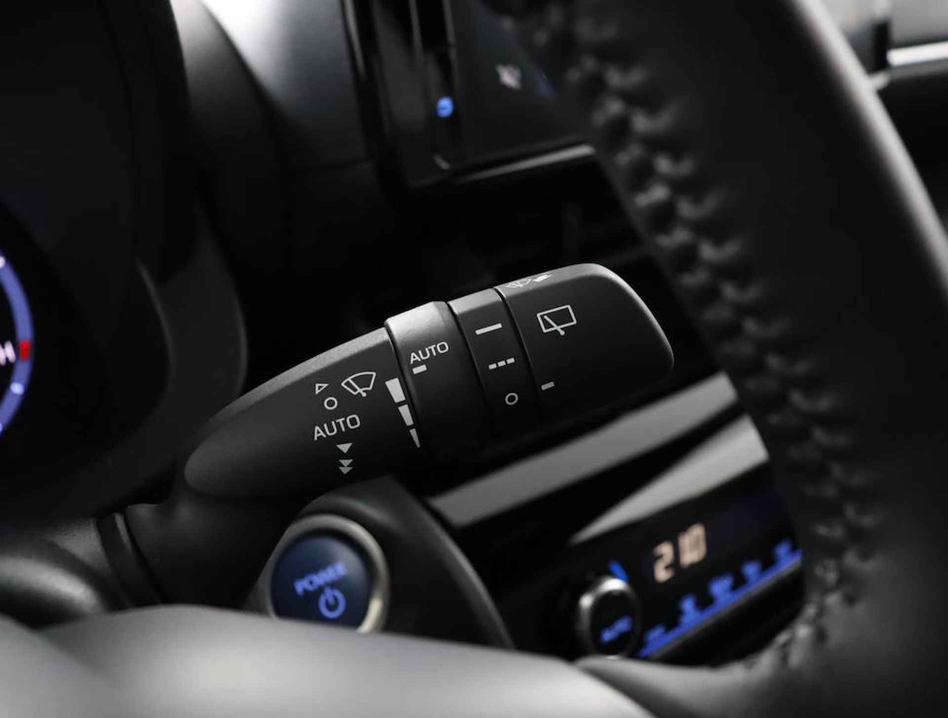 Toyota Yaris Cross 1.5 Hybrid Dynamic | Parkeersensoren | Navigatie | Stoel/stuurverwarming | - 31/52