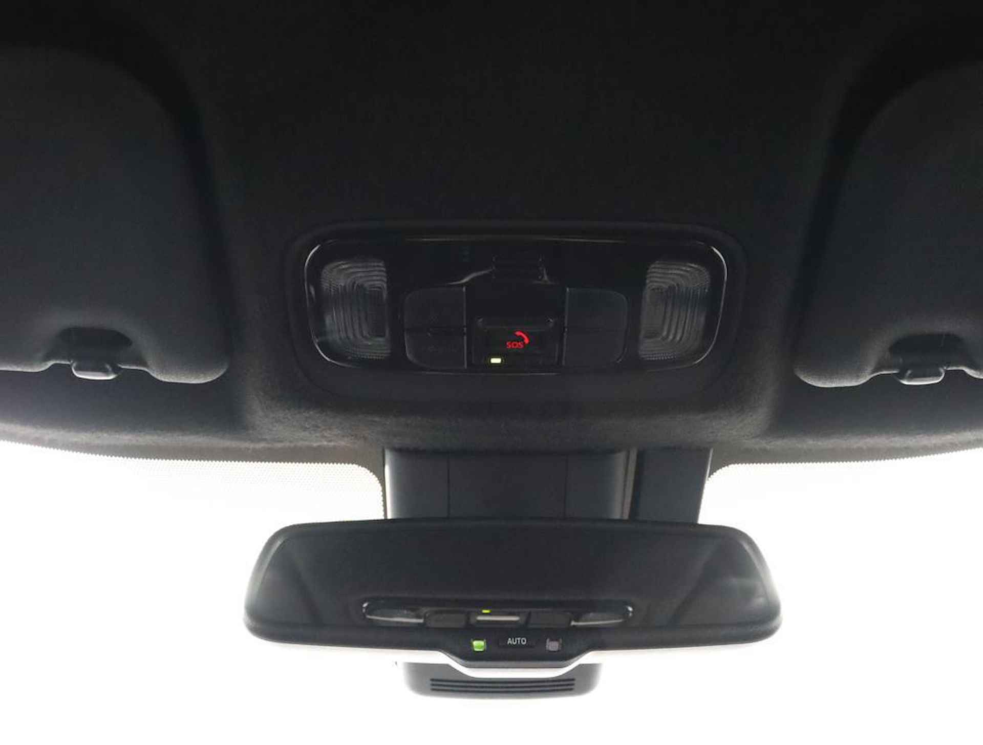 Toyota Yaris Cross 1.5 Hybrid Dynamic | Parkeersensoren | Navigatie | Stoel/stuurverwarming | - 32/52