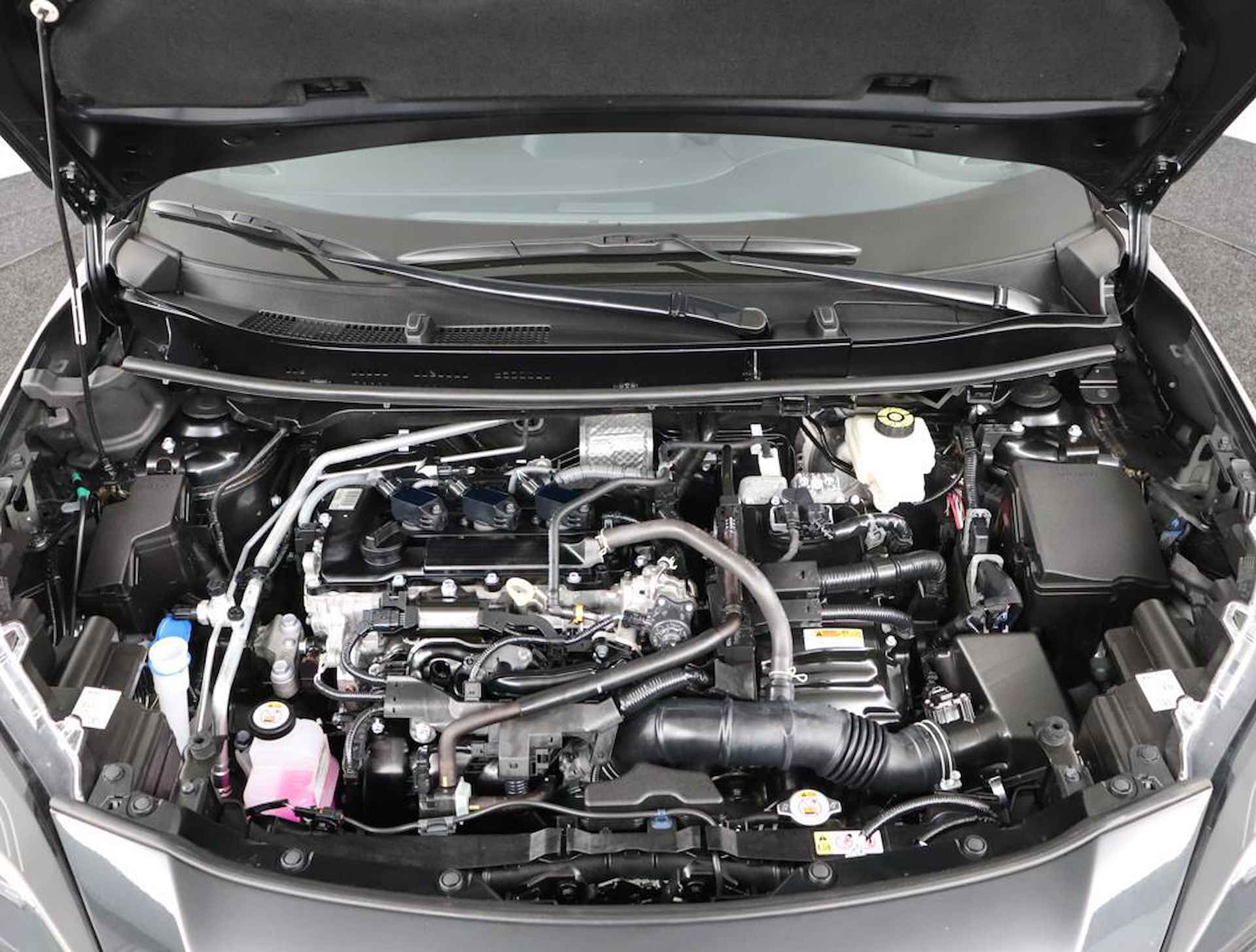 Toyota Yaris Cross 1.5 Hybrid Dynamic | Parkeersensoren | Navigatie | Stoel/stuurverwarming | - 34/52