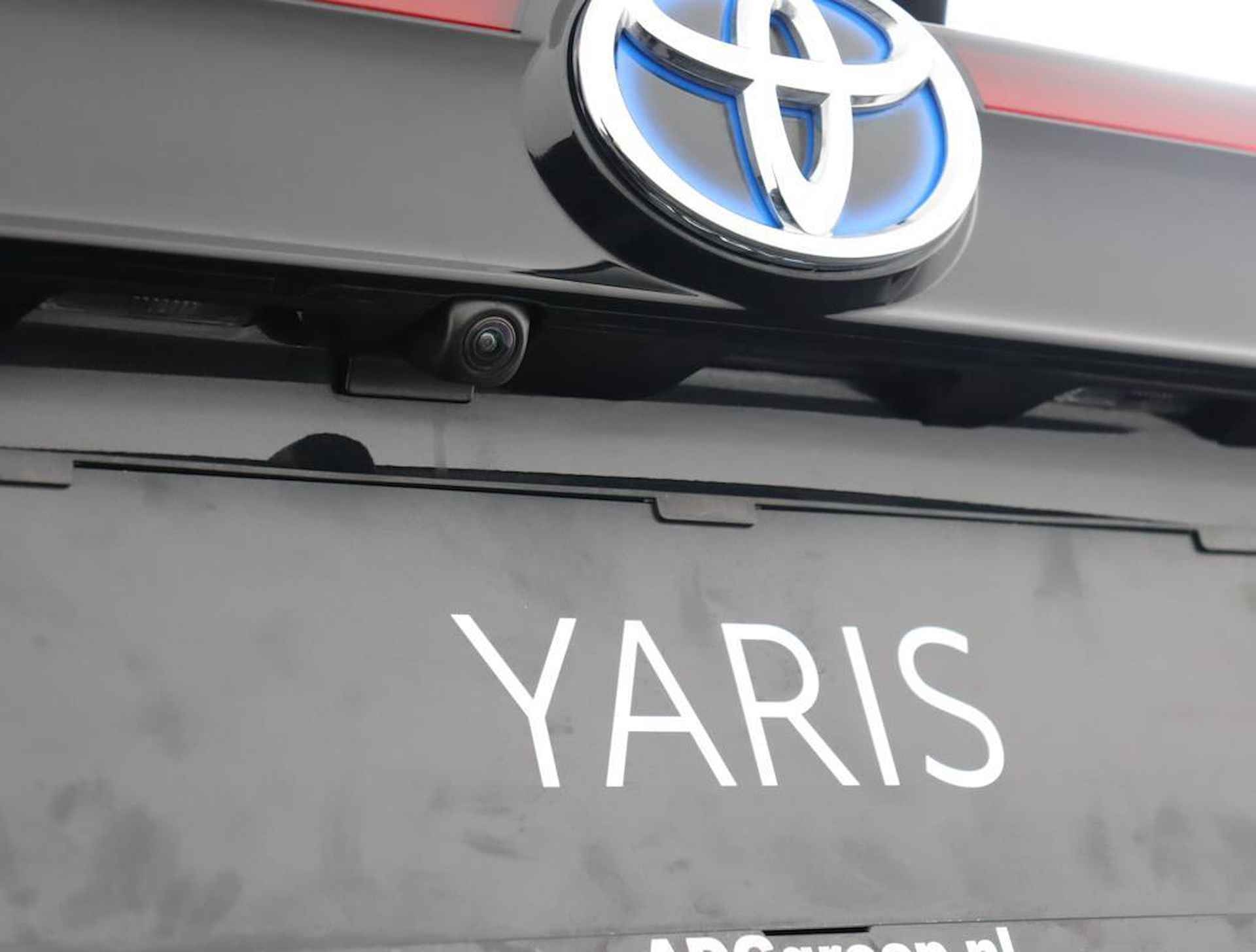 Toyota Yaris Cross 1.5 Hybrid Dynamic | Parkeersensoren | Navigatie | Stoel/stuurverwarming | - 38/52