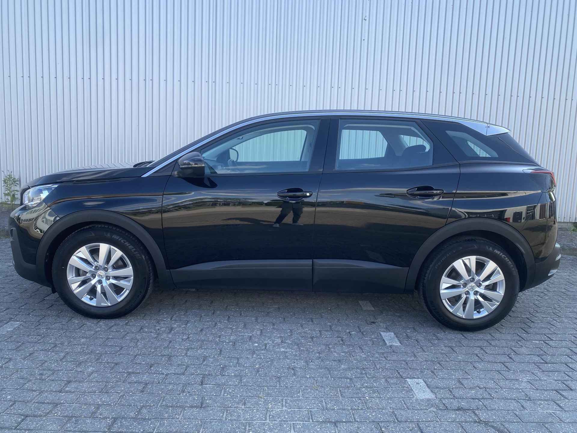 Peugeot 3008 1.2 PureTech Access - 3/12