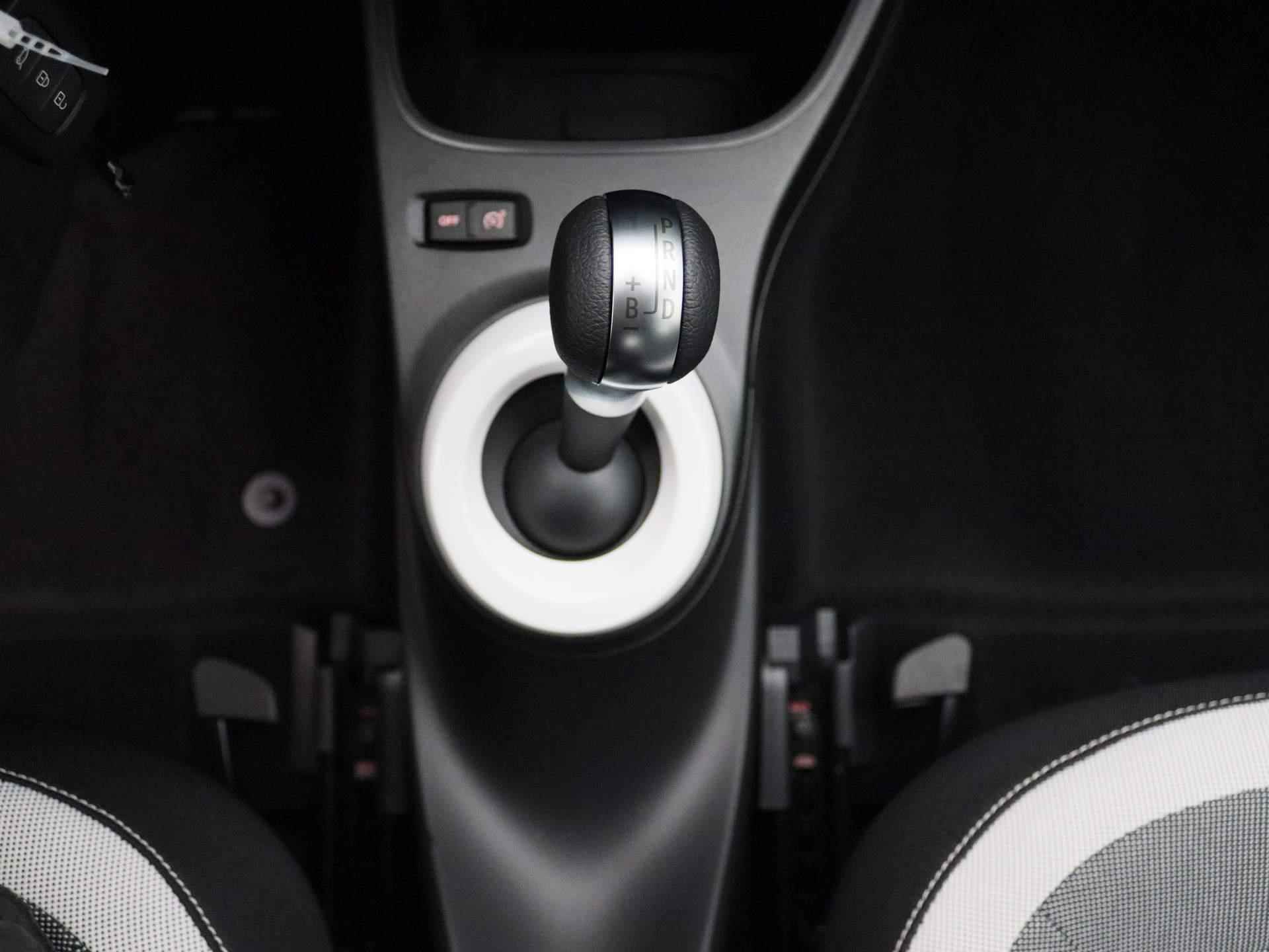 Renault Twingo Z.E. R80 E-Tech Equilibre 22 kWh | Demo | Bekleding stof 'Noir Eclipse' Dashboard'Noir' | EASY LINK multimedia- en navigatiesysteem | Parkeersensoren achter met sonische weergave | - 10/26