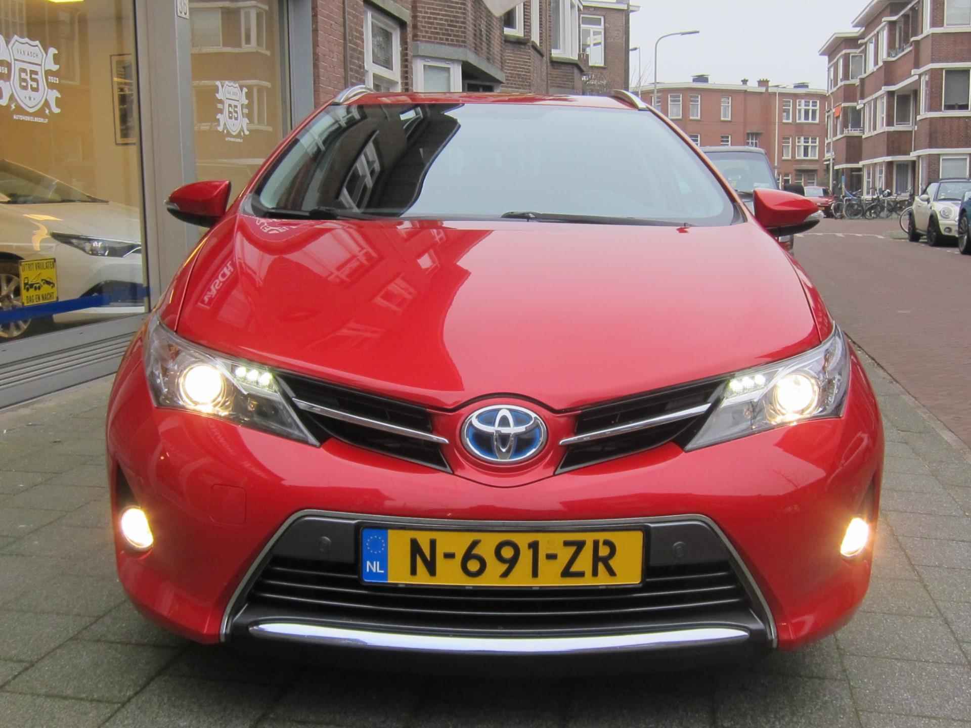 Toyota Auris Touring Sports 1.8 Hybrid Lease All In Prijs Bovaggarantie - 8/30