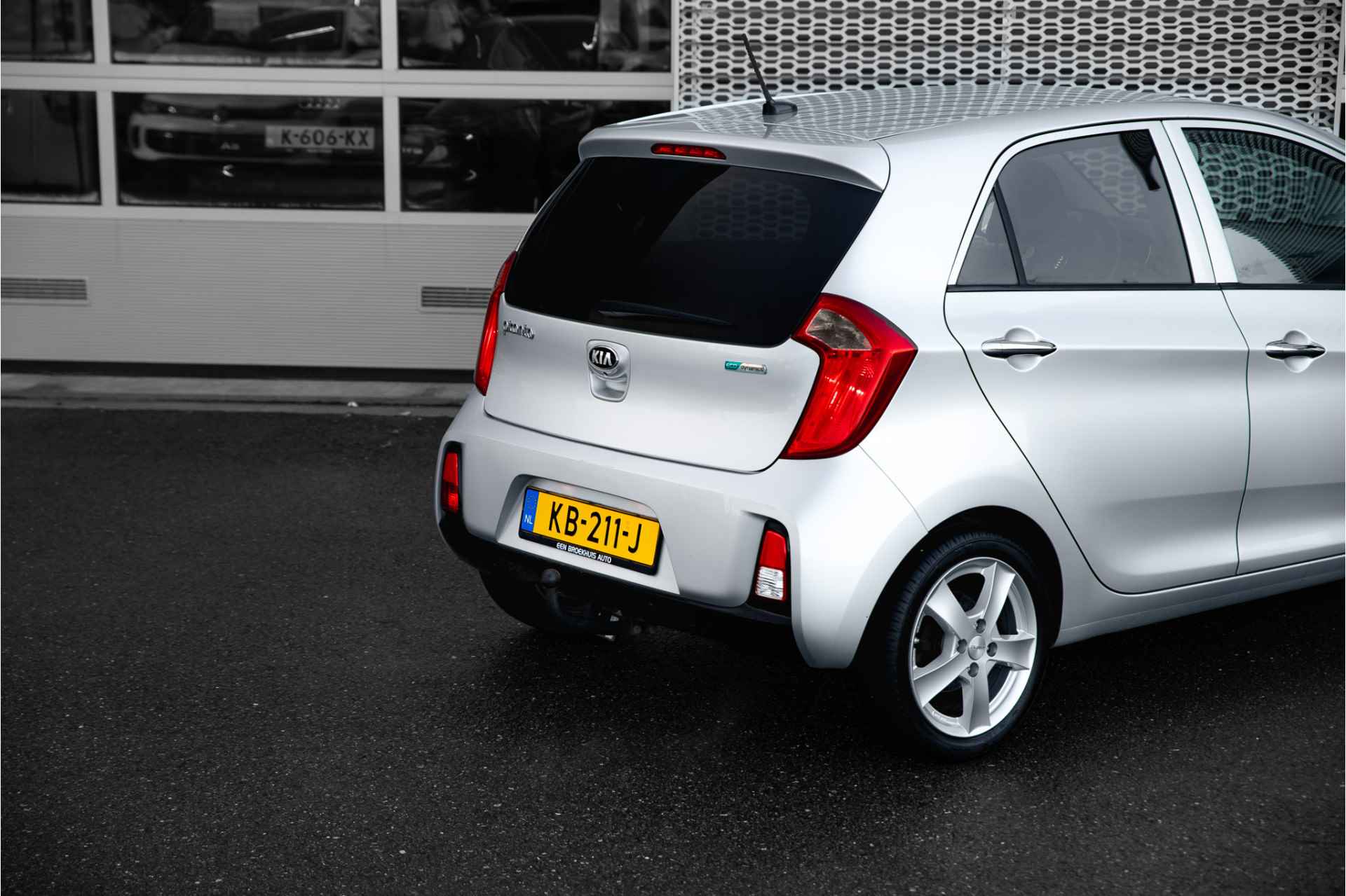 Kia Picanto 1.0 CVVT ComfortPlusLine Navigator | Cruise control | Navigatie | Camera | Climate Control | 15"inch - 17/30