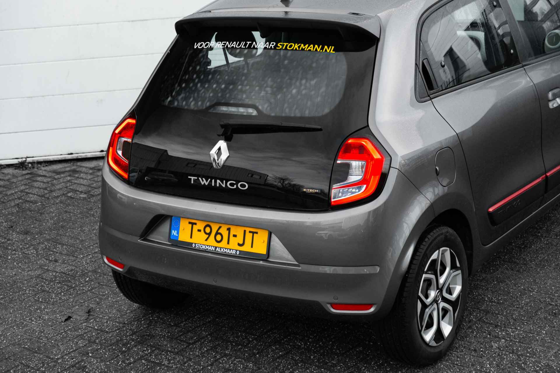 Renault Twingo ZE R80 E-Tech Equilibre 22 kWh | Automaat | Parkeersensoren achter | Navigatie | incl. Bovag rijklaarpakket met 12 maanden garantie - 20/45