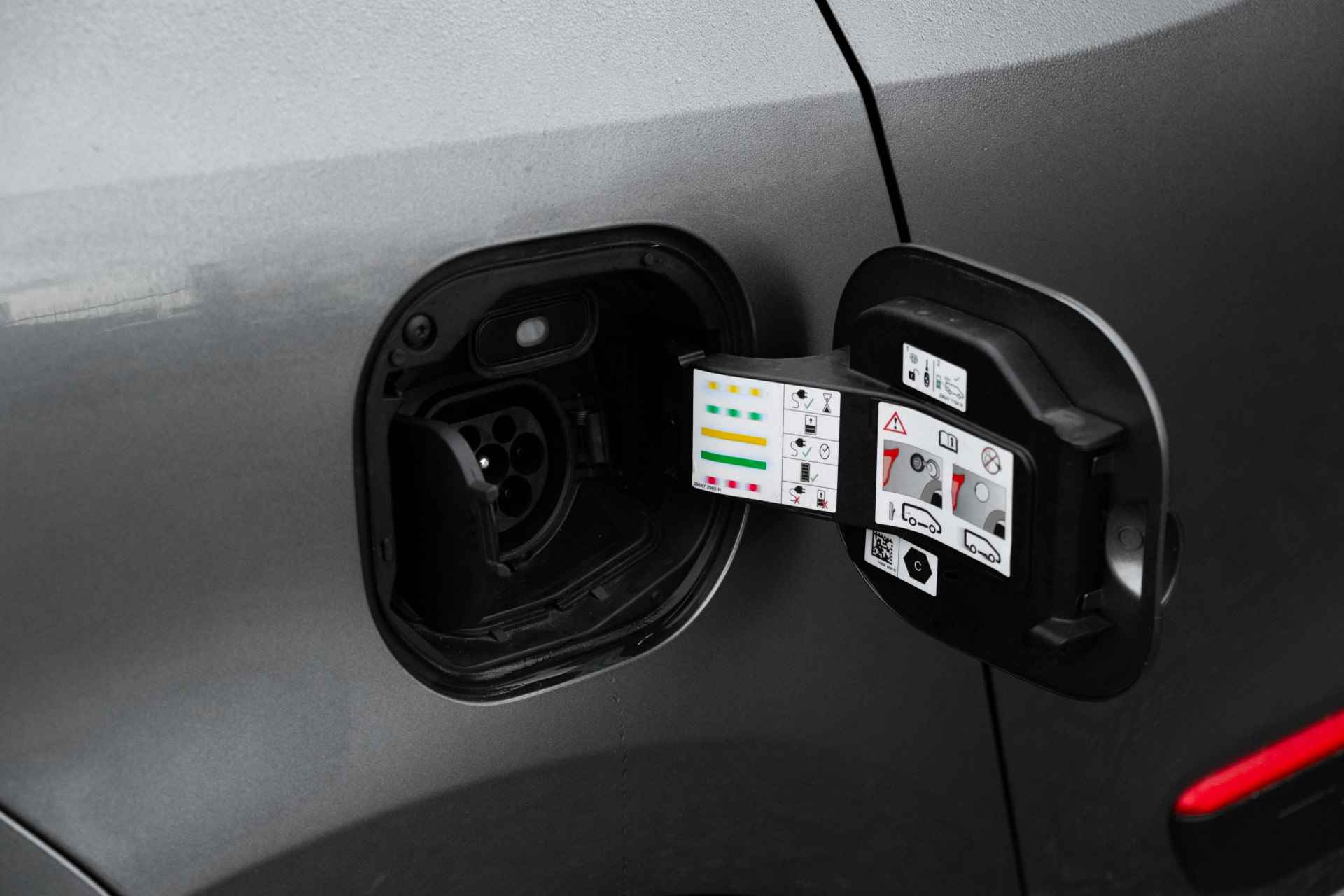 Renault Twingo ZE R80 E-Tech Equilibre 22 kWh | Automaat | Parkeersensoren achter | Navigatie | incl. Bovag rijklaarpakket met 12 maanden garantie - 26/45