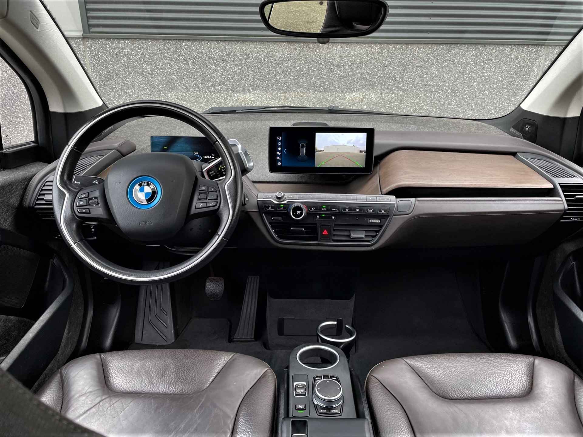 BMW i3 S 120Ah 42 kWh 185pk RoadStyle Edition leder/schuifdak/Accu 96% - 15/63