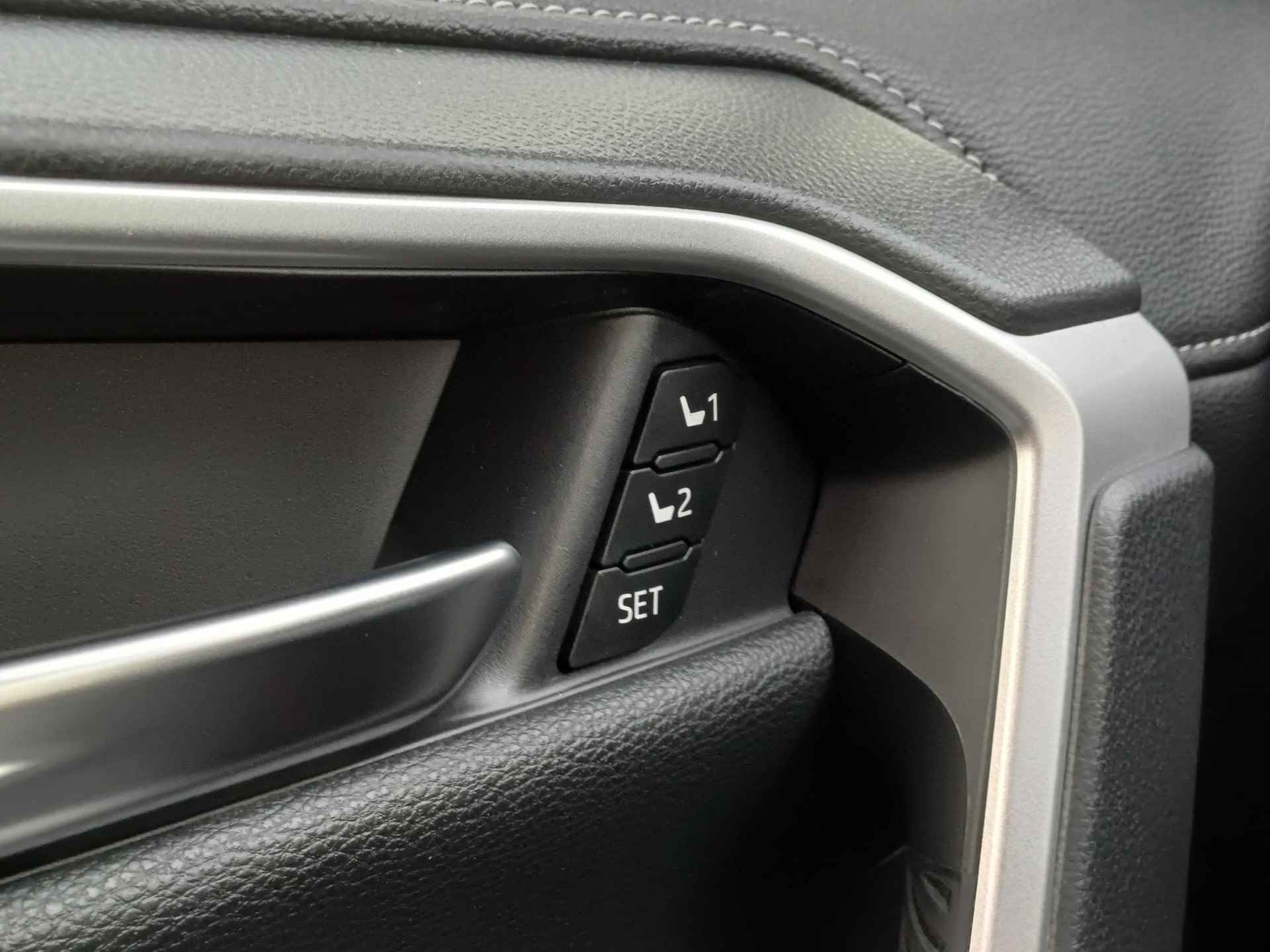 Toyota RAV4 2.5 Hybrid AWD Executive | JBL | Leer | 360 Camera | Clima | Cruise | Carplay- Android Auto - 33/37