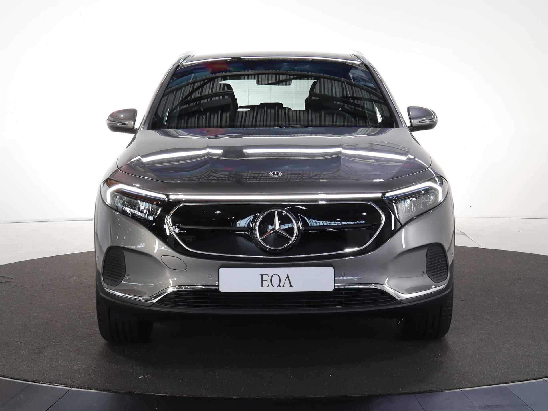 Mercedes-Benz EQA 250 Luxury Line 67 kWh | Premium pakket | Panoramadak | Privacy glas | Keyless-Go | Achteruitrijcamera | 18-Inch | LED-koplampen - 3/26