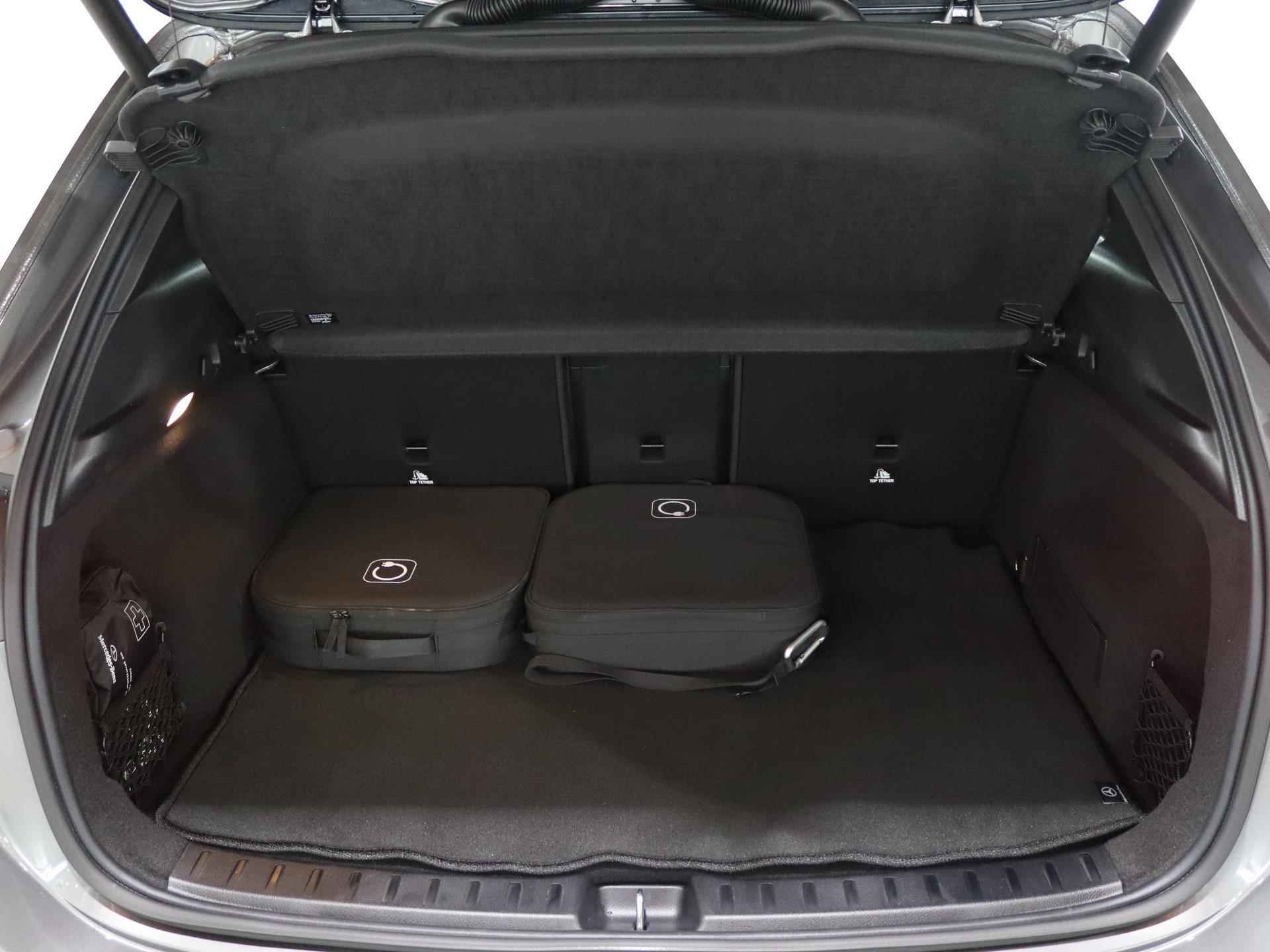 Mercedes-Benz EQA 250 Luxury Line 67 kWh | Premium pakket | Panoramadak | Privacy glas | Keyless-Go | Achteruitrijcamera | 18-Inch | LED-koplampen - 15/26