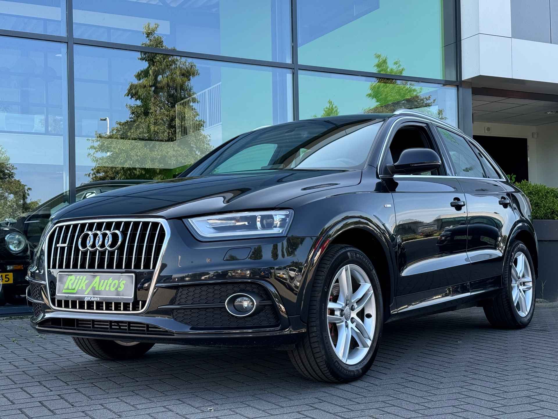 Audi Q3 2.0 TFSI quattro S-Line * Xenon / Led * Trekhaak * 100% Onderhouden - 2/45