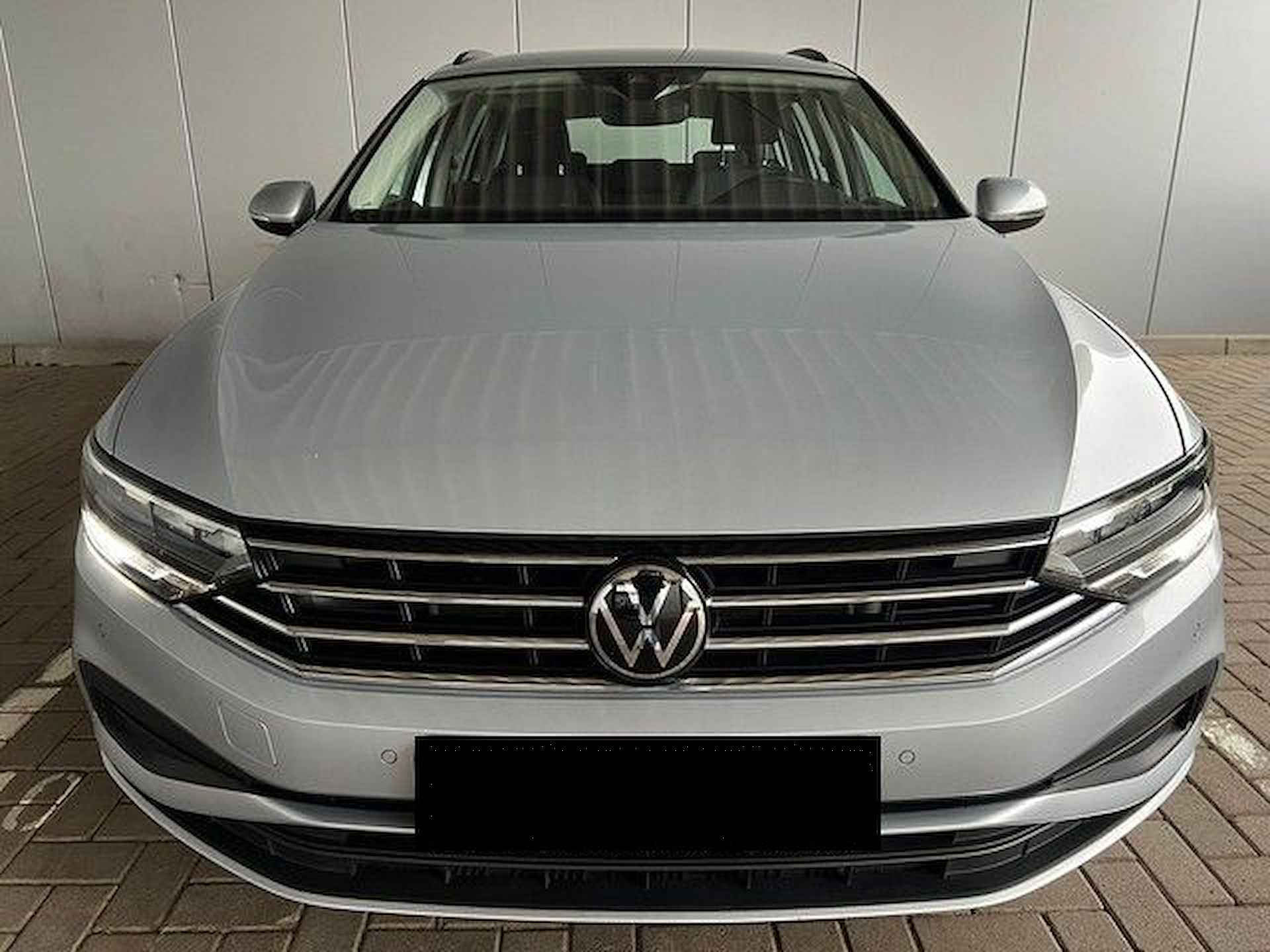 Volkswagen Passat Variant 2.0 TDI Business ACC LED DAB Navi Camera - 3/18