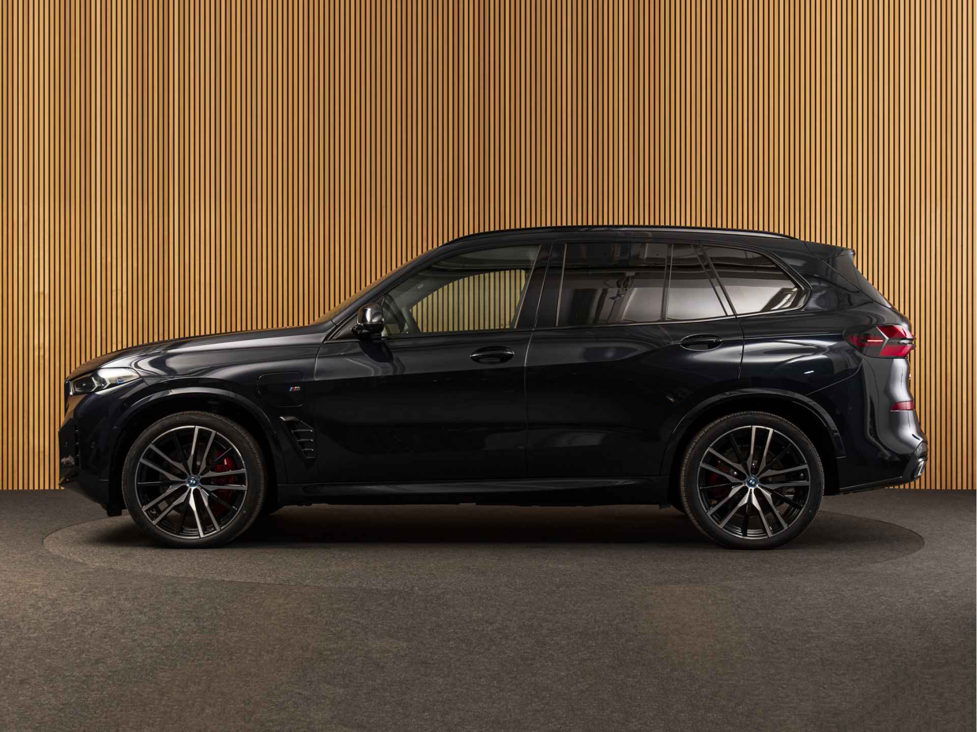 BMW X5 xDrive50e MSPORT-PANO-22"-H/K-HUD - 2/32