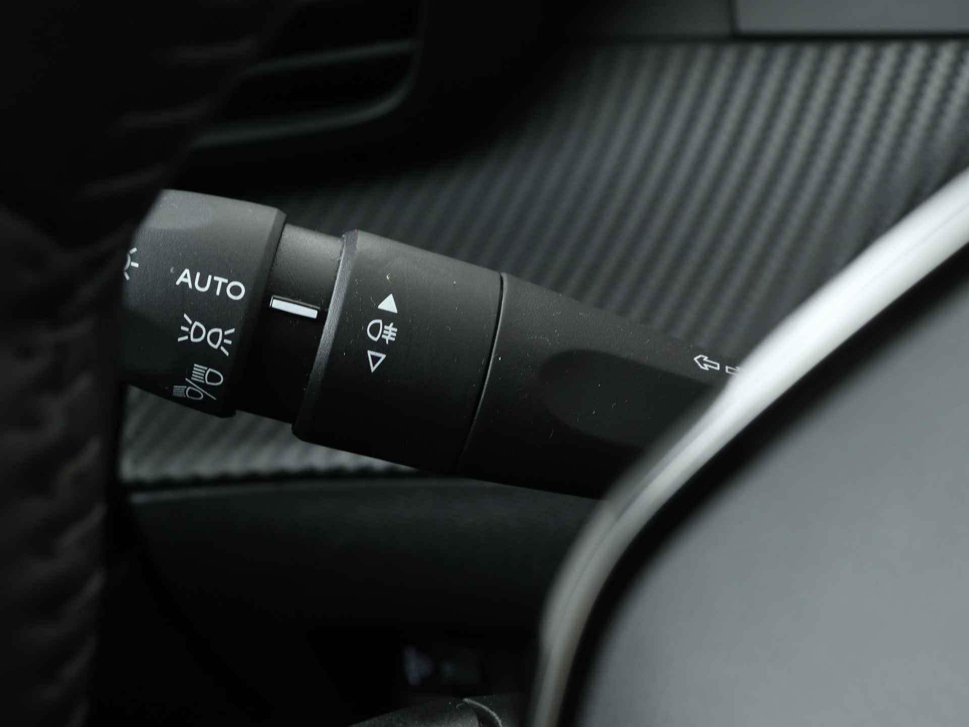 Peugeot 2008 1.2 PureTech Active | Navigatie | Apple CP/Android Auto | Parkeercamera | DAB+ | - 24/42