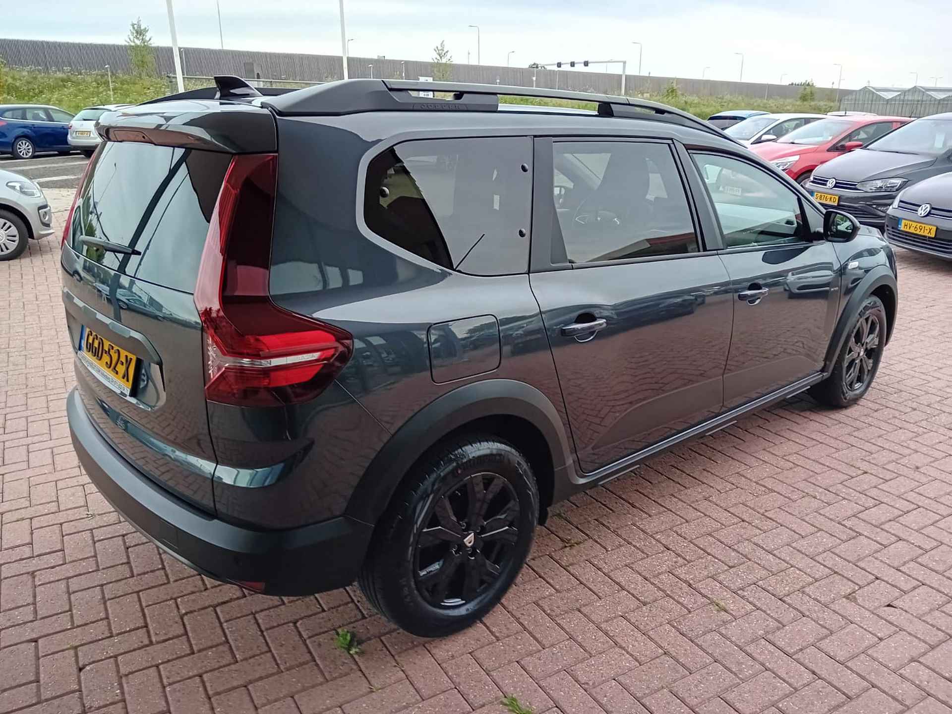 Dacia Jogger 1.0 TCe 110 Extreme 7p., Airco(automatisch), Carplay/Android auto, Navigatie, Parkeersensoren, Camera, Cruise control, Stoelverw Nieuwstaat, Dealer onderhouden, Dealer garantie tot 30-01-28, BOVAG - 6/35