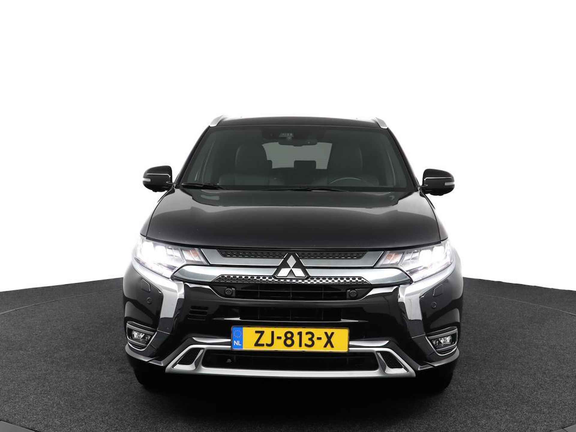 Mitsubishi Outlander 2.4 PHEV Instyle | Trekhaak | Leer | Parkeerhulp V+A | Eerste Eigenaar | Getint Glas | Navigatie - 2/57