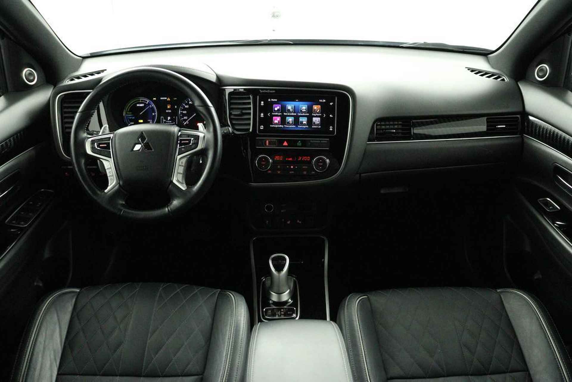 Mitsubishi Outlander 2.4 PHEV Instyle | Trekhaak | Leer | Parkeerhulp V+A | Eerste Eigenaar | Getint Glas | Navigatie - 9/57