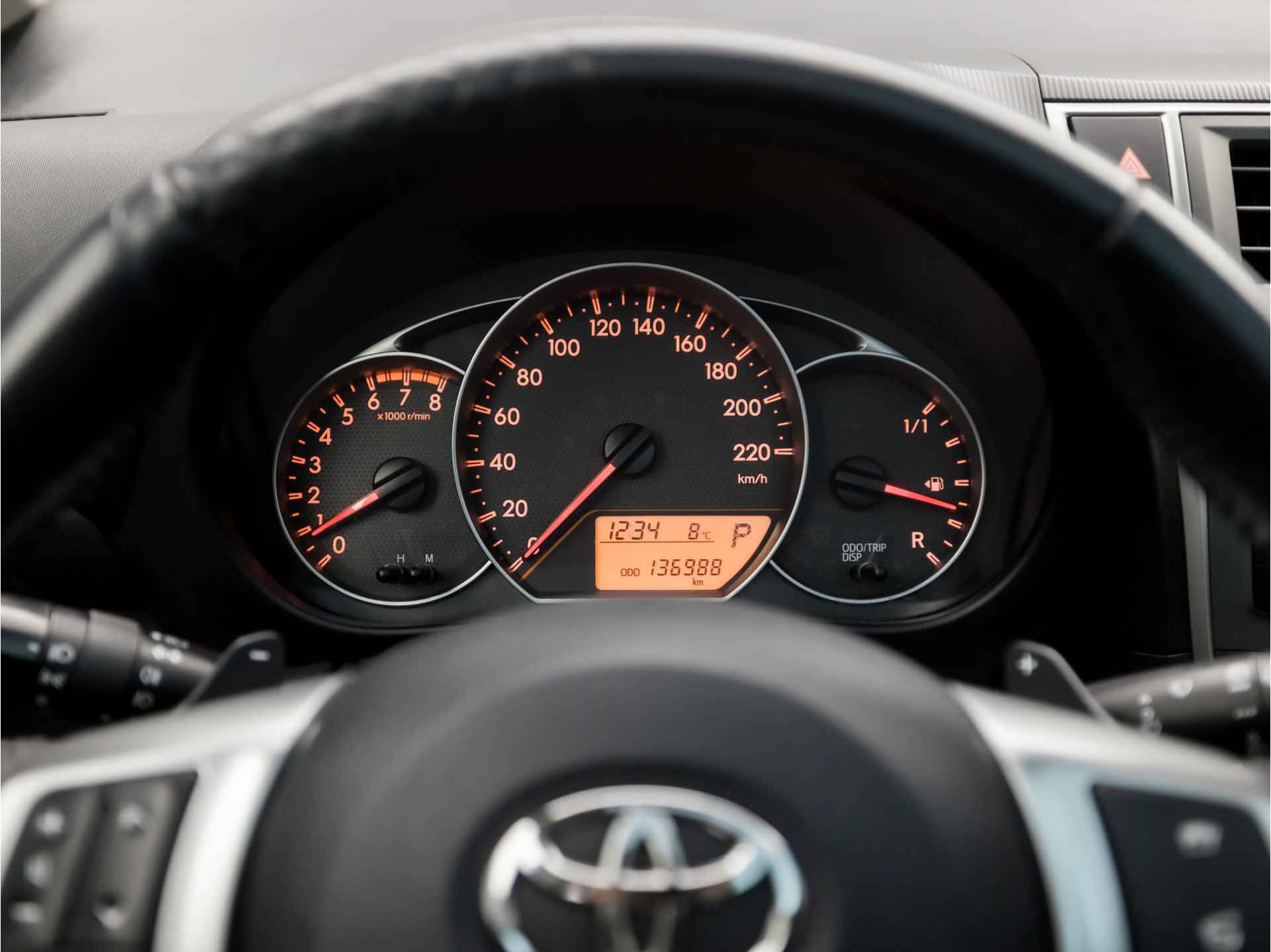 Toyota Verso-S 1.3 VVT-i Aspiration Automaat (PANORAMADAK, NAP, NAVIGATIE, BLUETOOTH, CAMERA, CLIMATE, GETINT GLAS, ARMSTEUN, SPORTSTOELEN, LM VELGEN, PARKEERSENSOREN, STUURWIEL MULTIFUNCTIONEEL, NIEUWE APK, NIEUWSTAAT) - 21/33