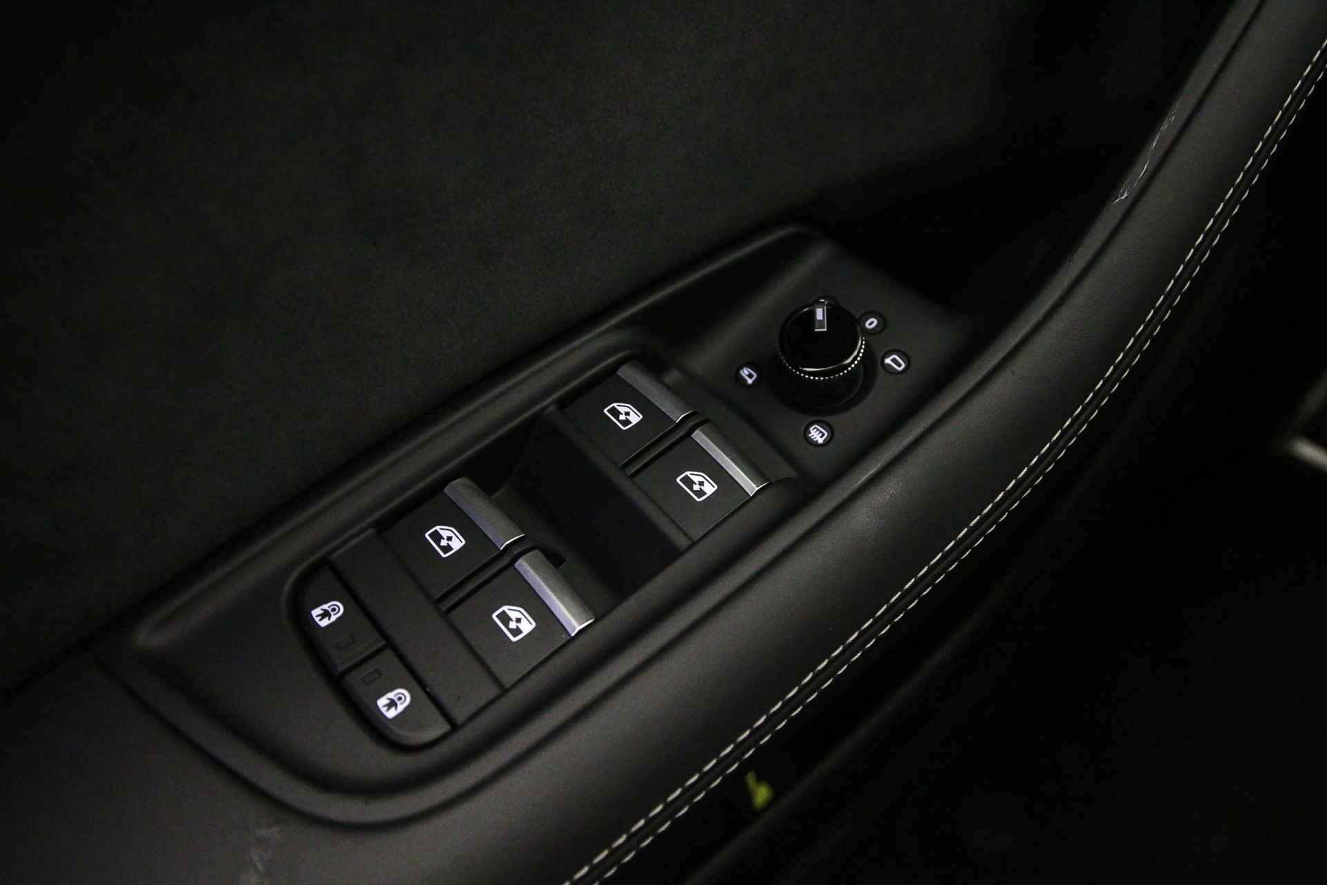 Audi SQ8 4.0 TFSI Quattro 507pk | Advanced Onderstel | Head Up | B&O | OLED | 23 inch | Sportdiff | Standkachel | Alcantara Hemel | Leder | S-Stoelen | Stoelventilatie/Massage | Carbon | - 17/76