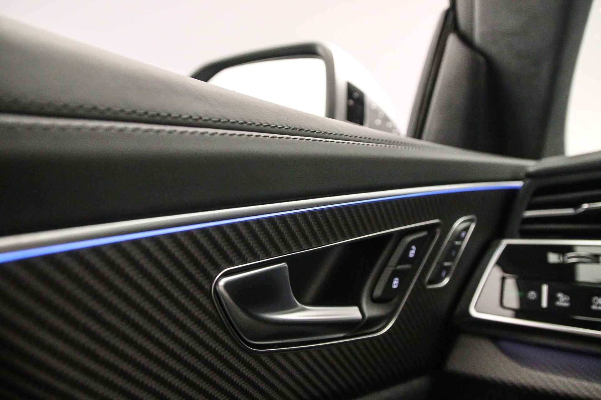 Audi SQ8 4.0 TFSI Quattro 507pk | Advanced Onderstel | Head Up | B&O | OLED | 23 inch | Sportdiff | Standkachel | Alcantara Hemel | Leder | S-Stoelen | Stoelventilatie/Massage | Carbon | - 18/76