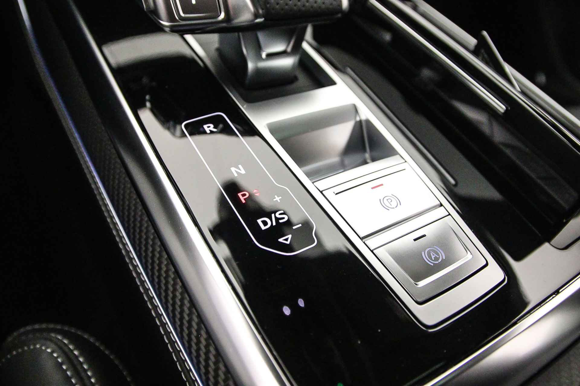 Audi SQ8 4.0 TFSI Quattro 507pk | Advanced Onderstel | Head Up | B&O | OLED | 23 inch | Sportdiff | Standkachel | Alcantara Hemel | Leder | S-Stoelen | Stoelventilatie/Massage | Carbon | - 28/76