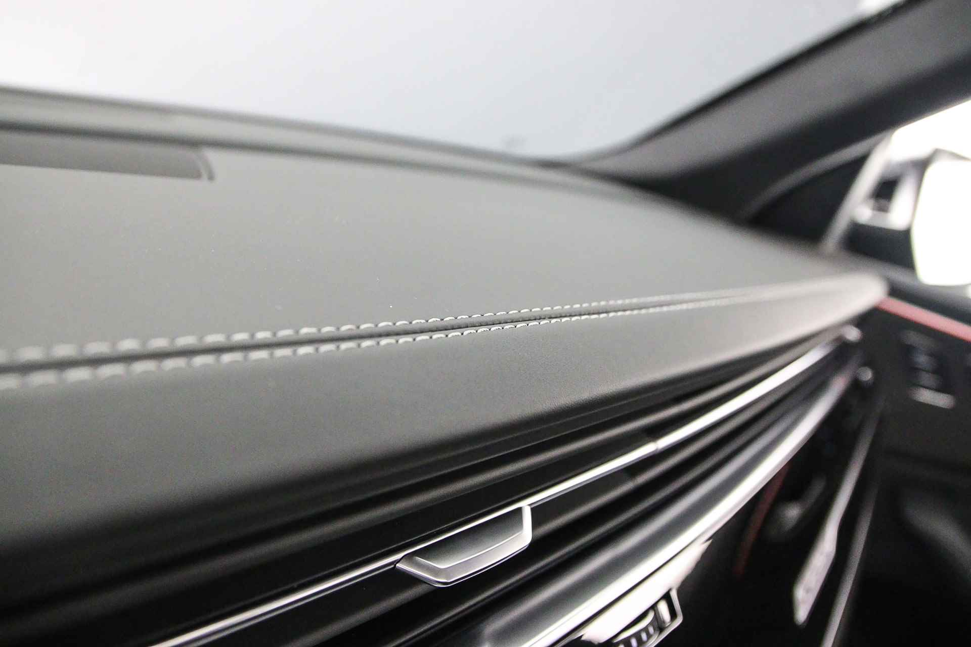 Audi SQ8 4.0 TFSI Quattro 507pk | Advanced Onderstel | Head Up | B&O | OLED | 23 inch | Sportdiff | Standkachel | Alcantara Hemel | Leder | S-Stoelen | Stoelventilatie/Massage | Carbon | - 50/76