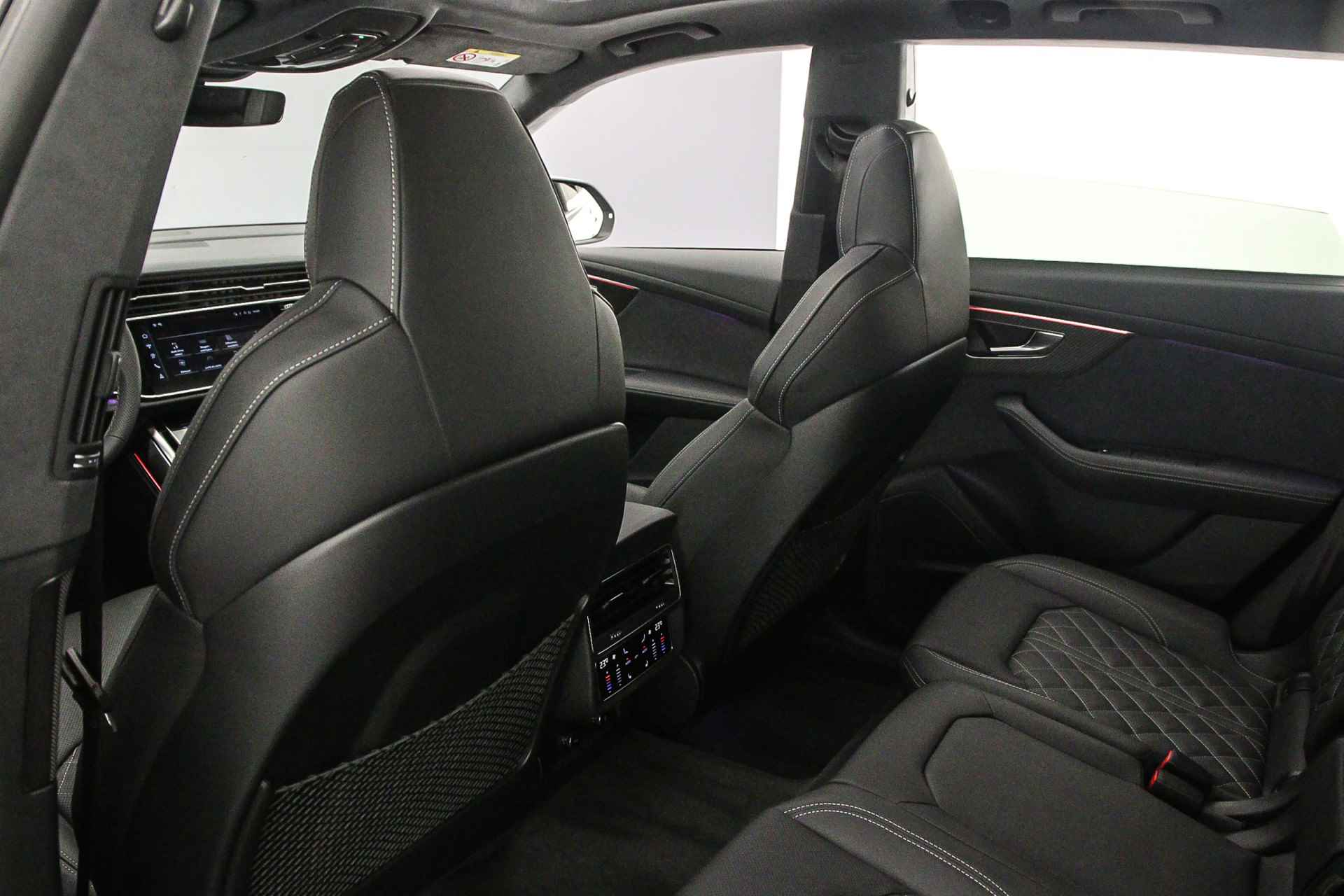 Audi SQ8 4.0 TFSI Quattro 507pk | Advanced Onderstel | Head Up | B&O | OLED | 23 inch | Sportdiff | Standkachel | Alcantara Hemel | Leder | S-Stoelen | Stoelventilatie/Massage | Carbon | - 55/76