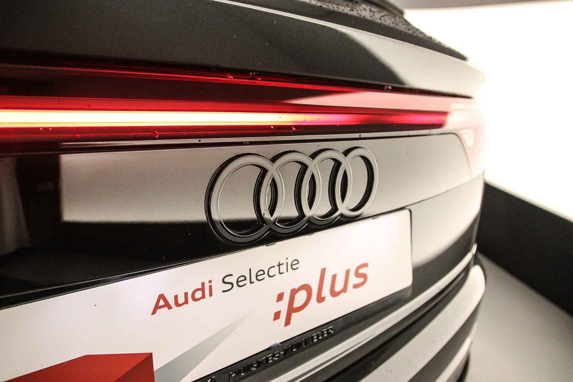 Audi SQ8 4.0 TFSI Quattro 507pk | Advanced Onderstel | Head Up | B&O | OLED | 23 inch | Sportdiff | Standkachel | Alcantara Hemel | Leder | S-Stoelen | Stoelventilatie/Massage | Carbon | - 59/76