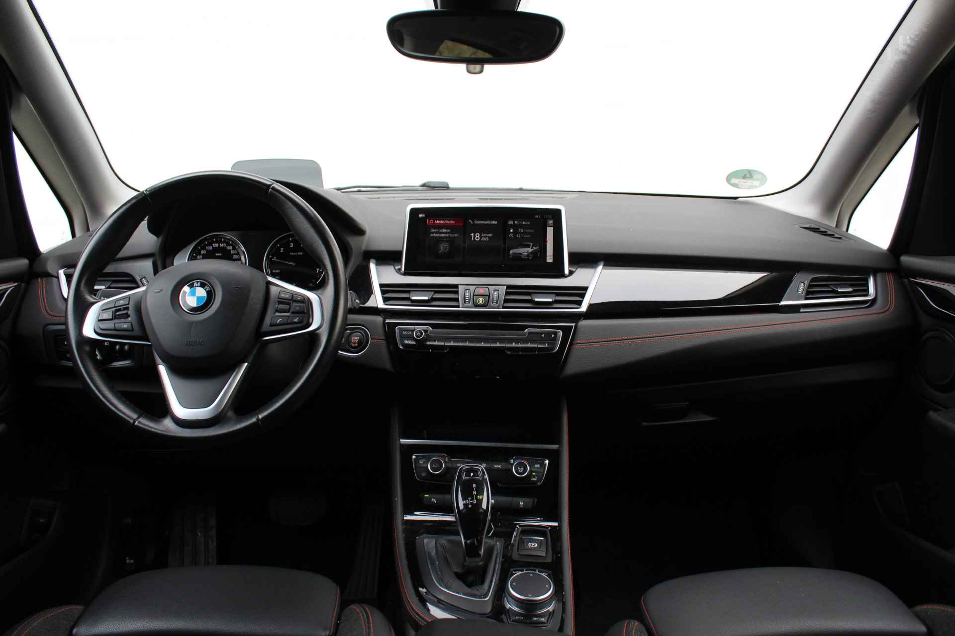 BMW 2 Serie Active Tourer 218i Executive Sport Line Automaat / Achteruitrijcamera / Sportstoelen / LED / Head-Up / Apple CarPlay / Park Assistant - 11/28